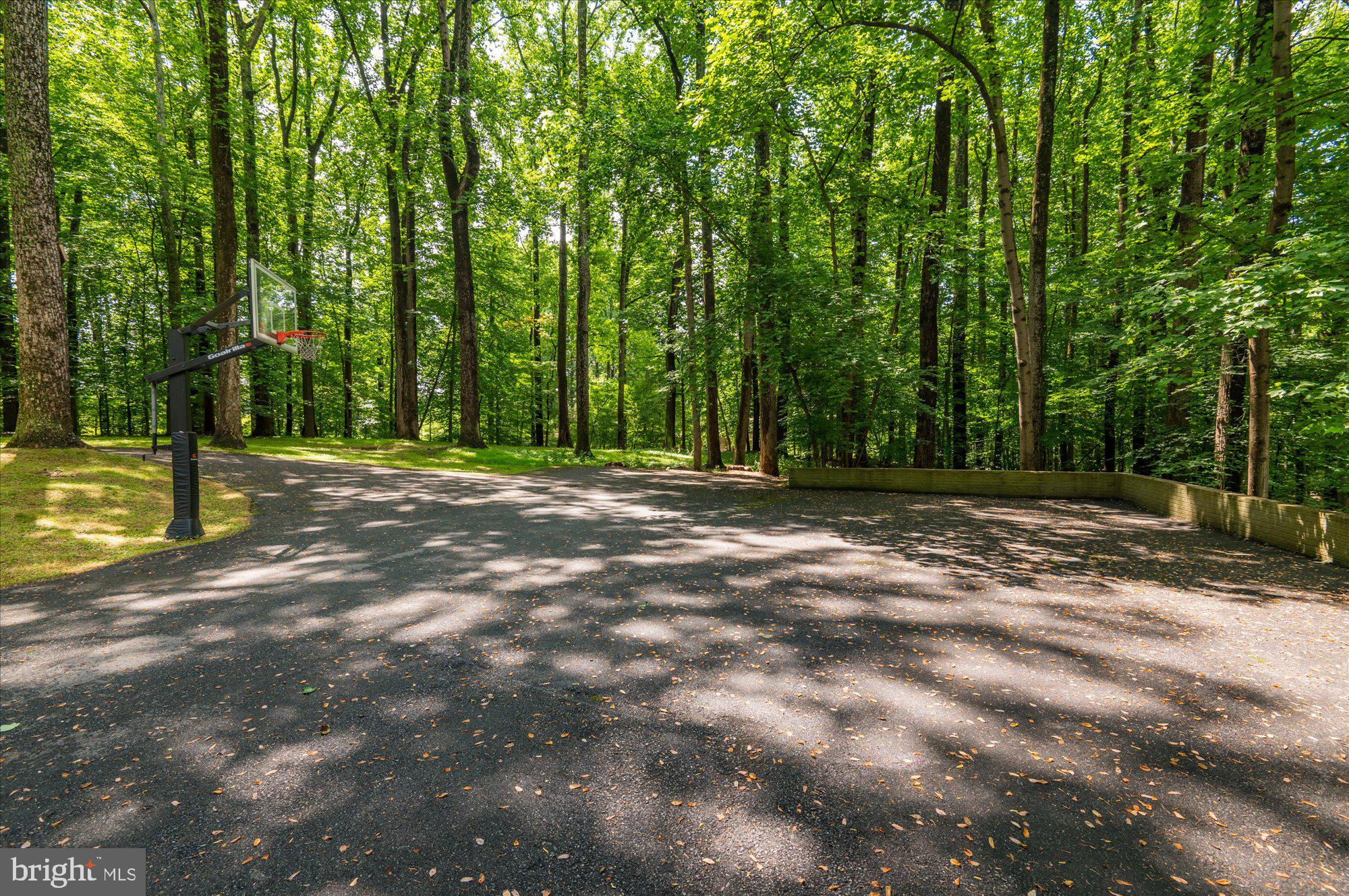 POTOMAC OUTSIDE - Residential