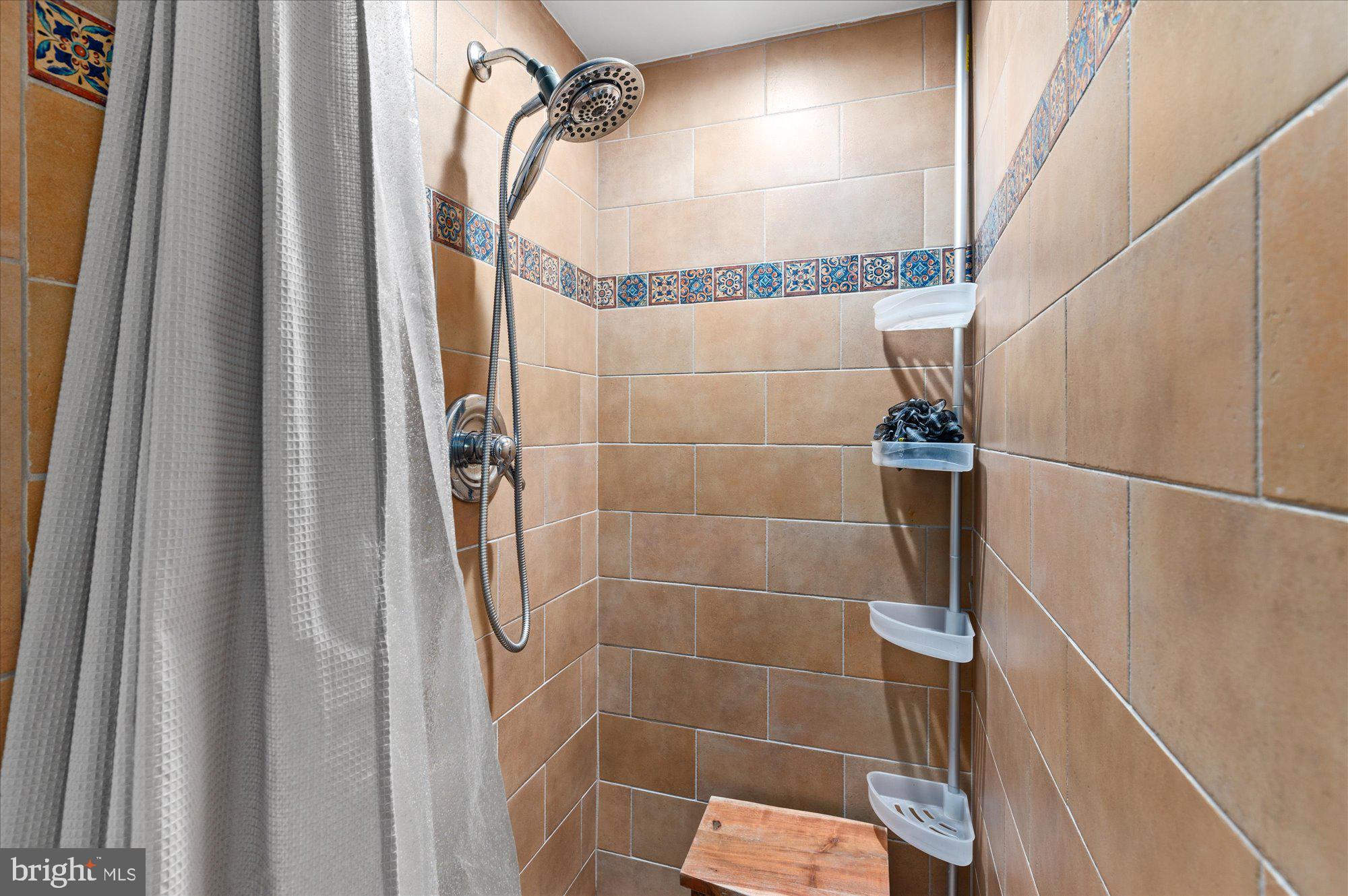 POTOMAC OUTSIDE - Residential