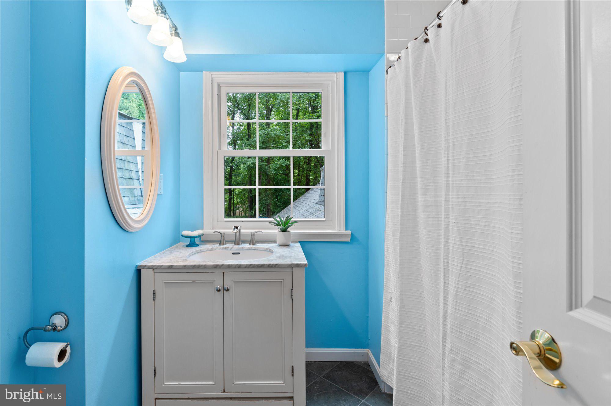 POTOMAC OUTSIDE - Residential