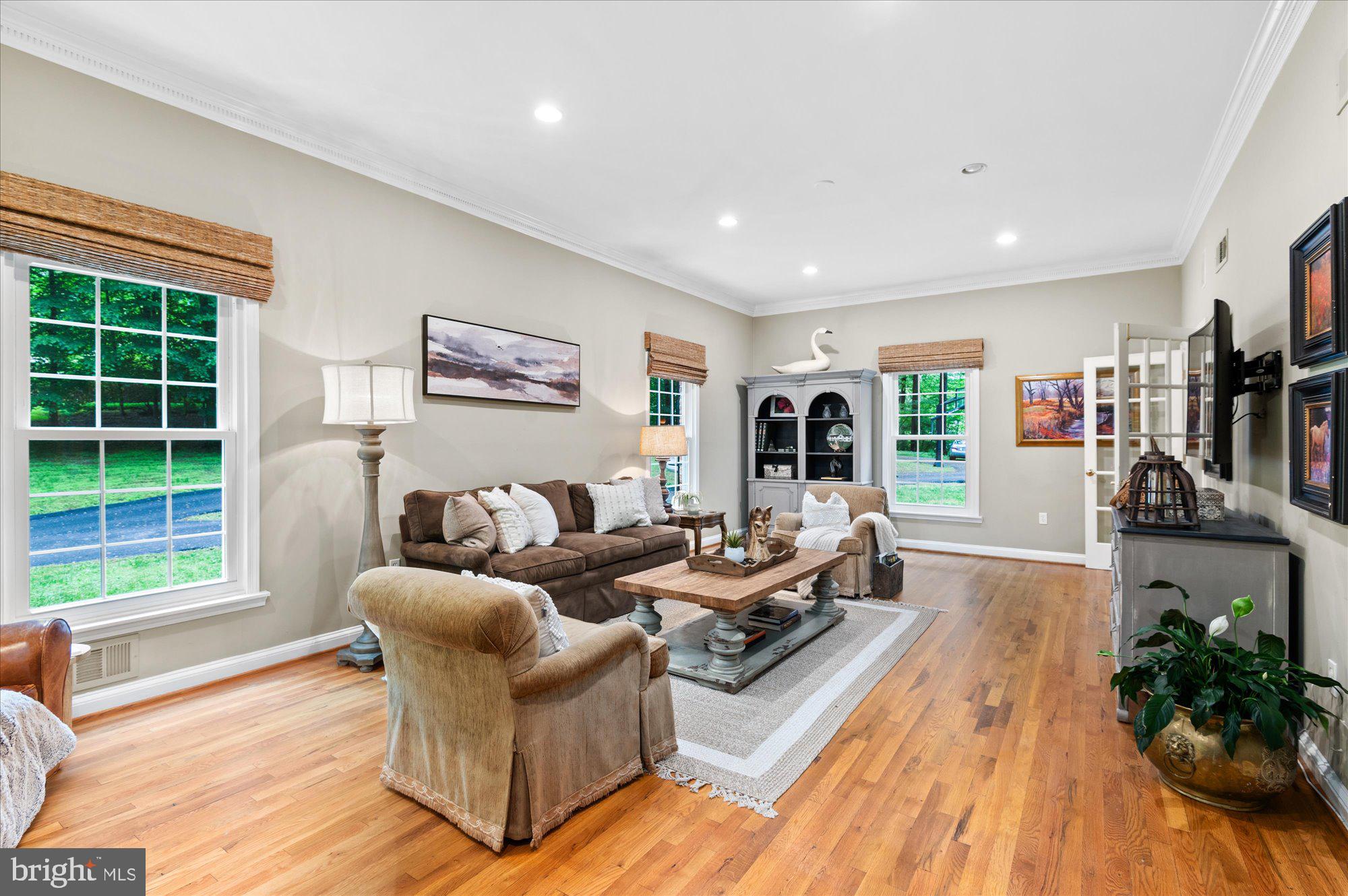 POTOMAC OUTSIDE - Residential