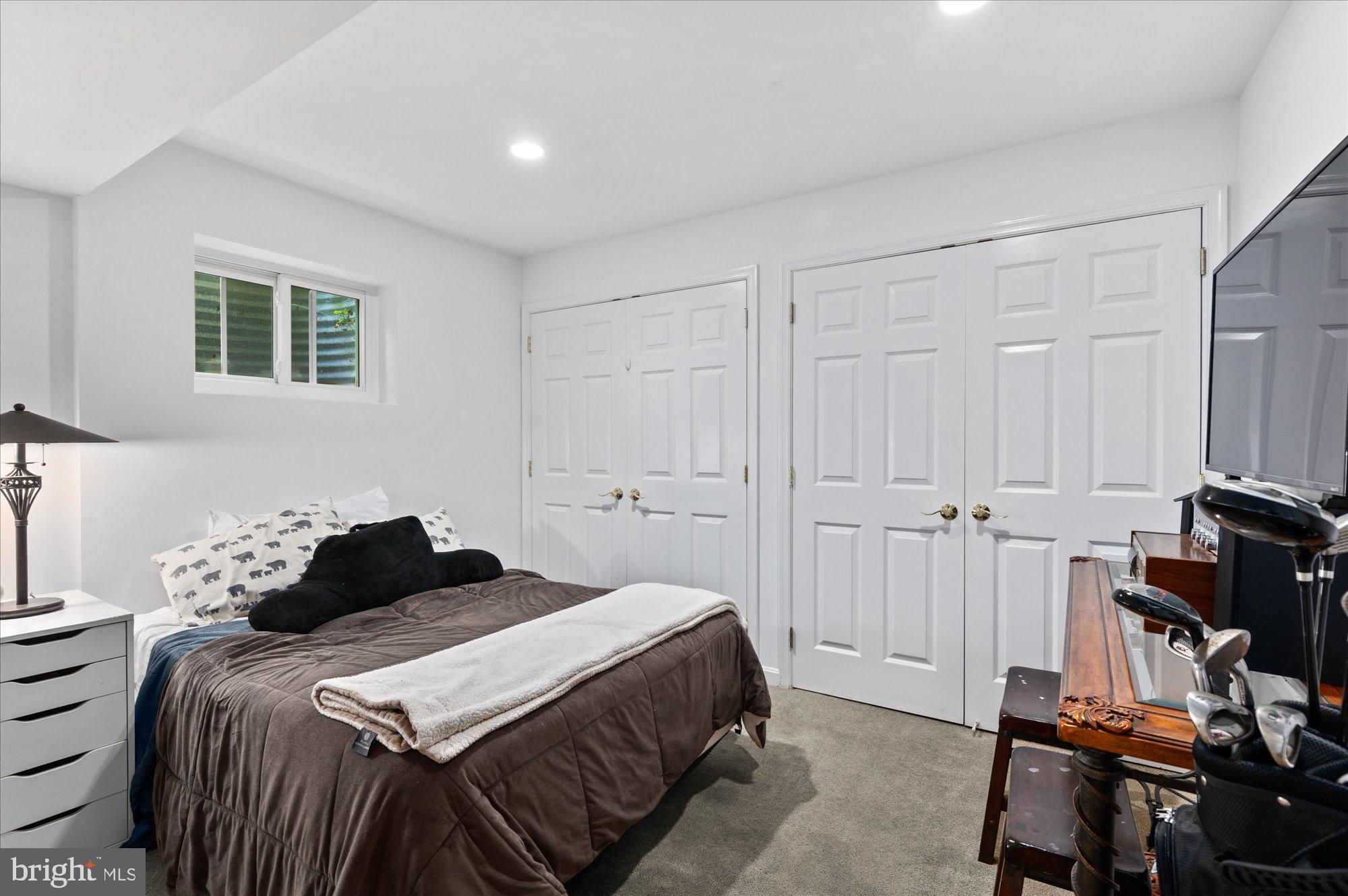 POTOMAC OUTSIDE - Residential