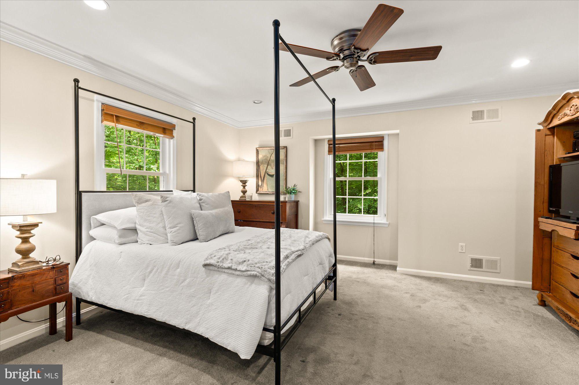 POTOMAC OUTSIDE - Residential