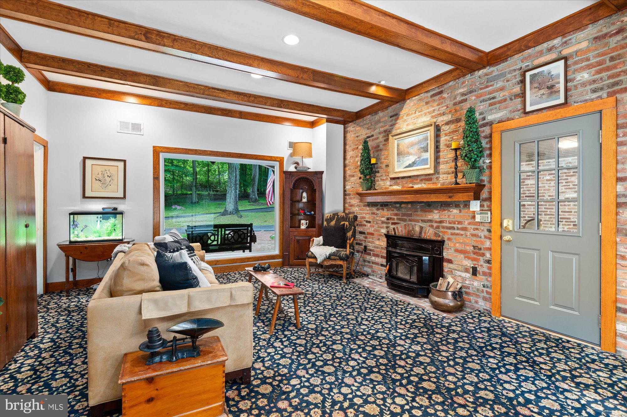 POTOMAC OUTSIDE - Residential