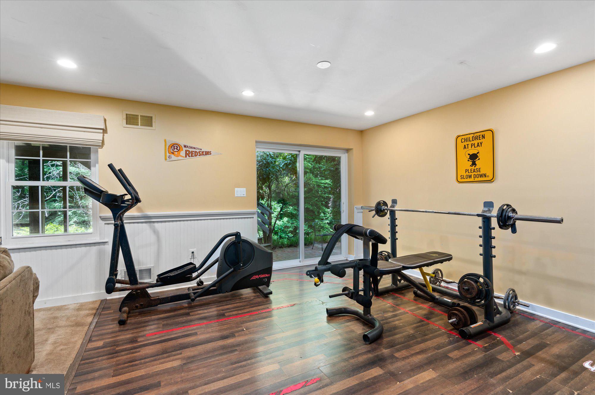 POTOMAC OUTSIDE - Residential