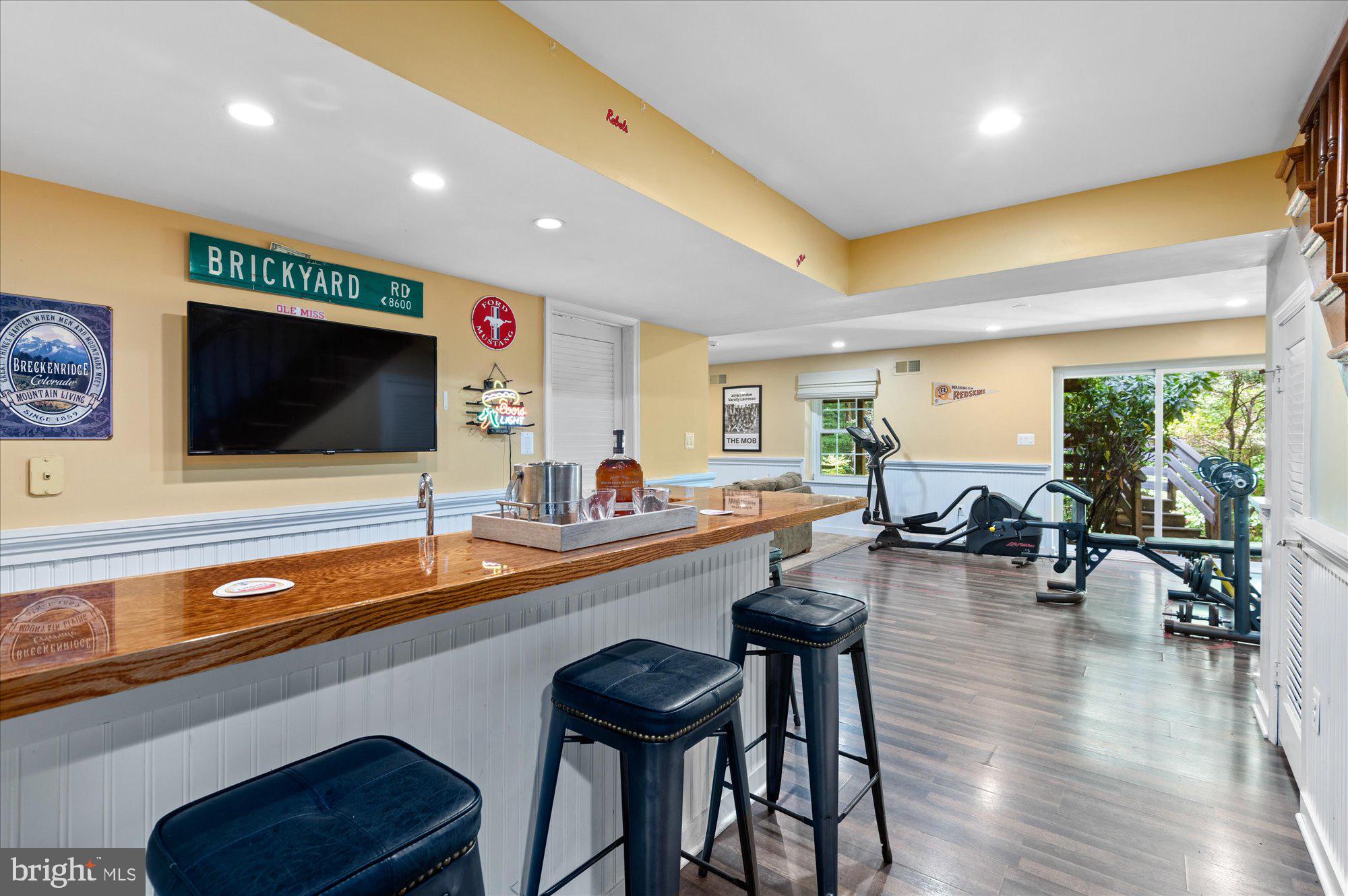 POTOMAC OUTSIDE - Residential