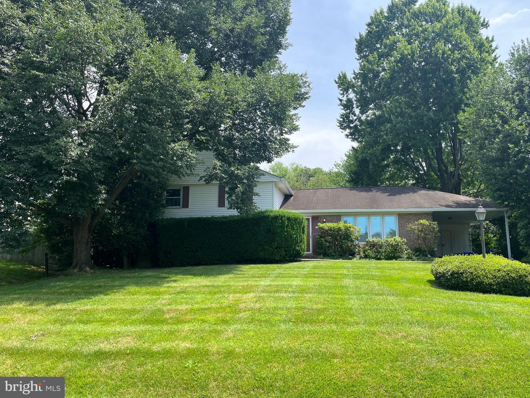 4004 BRIARS ROAD
