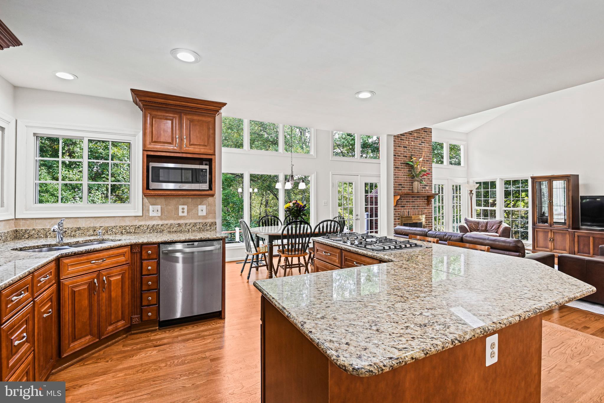 CHANTILLY HIGHLANDS - Residential