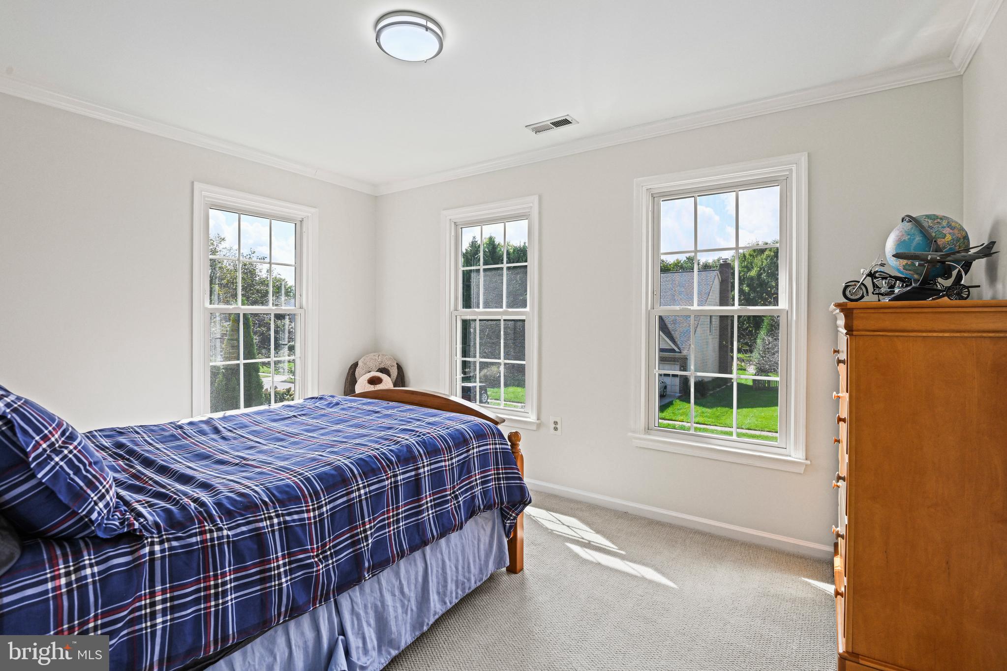 CHANTILLY HIGHLANDS - Residential