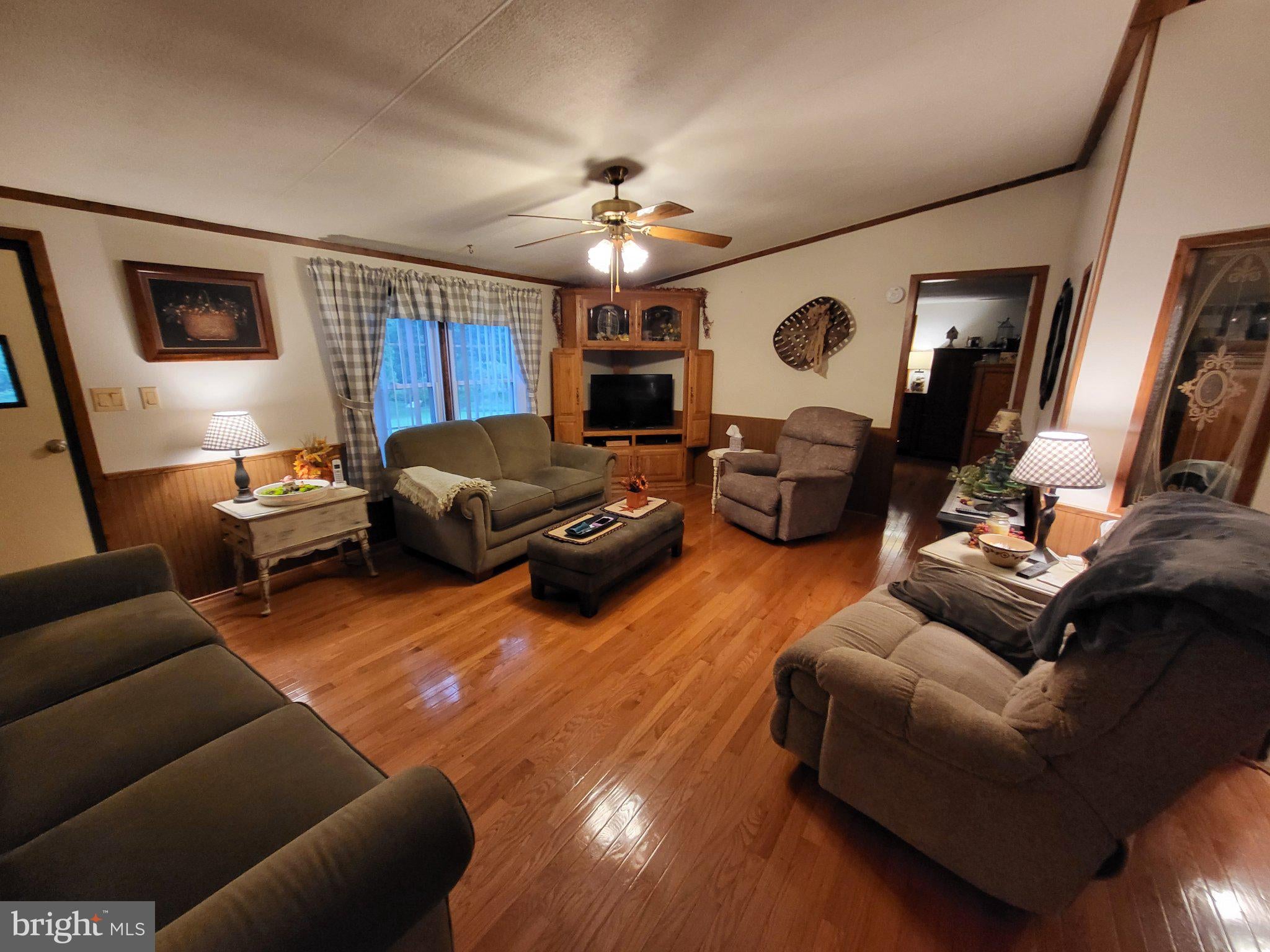 449 APPLE WAY