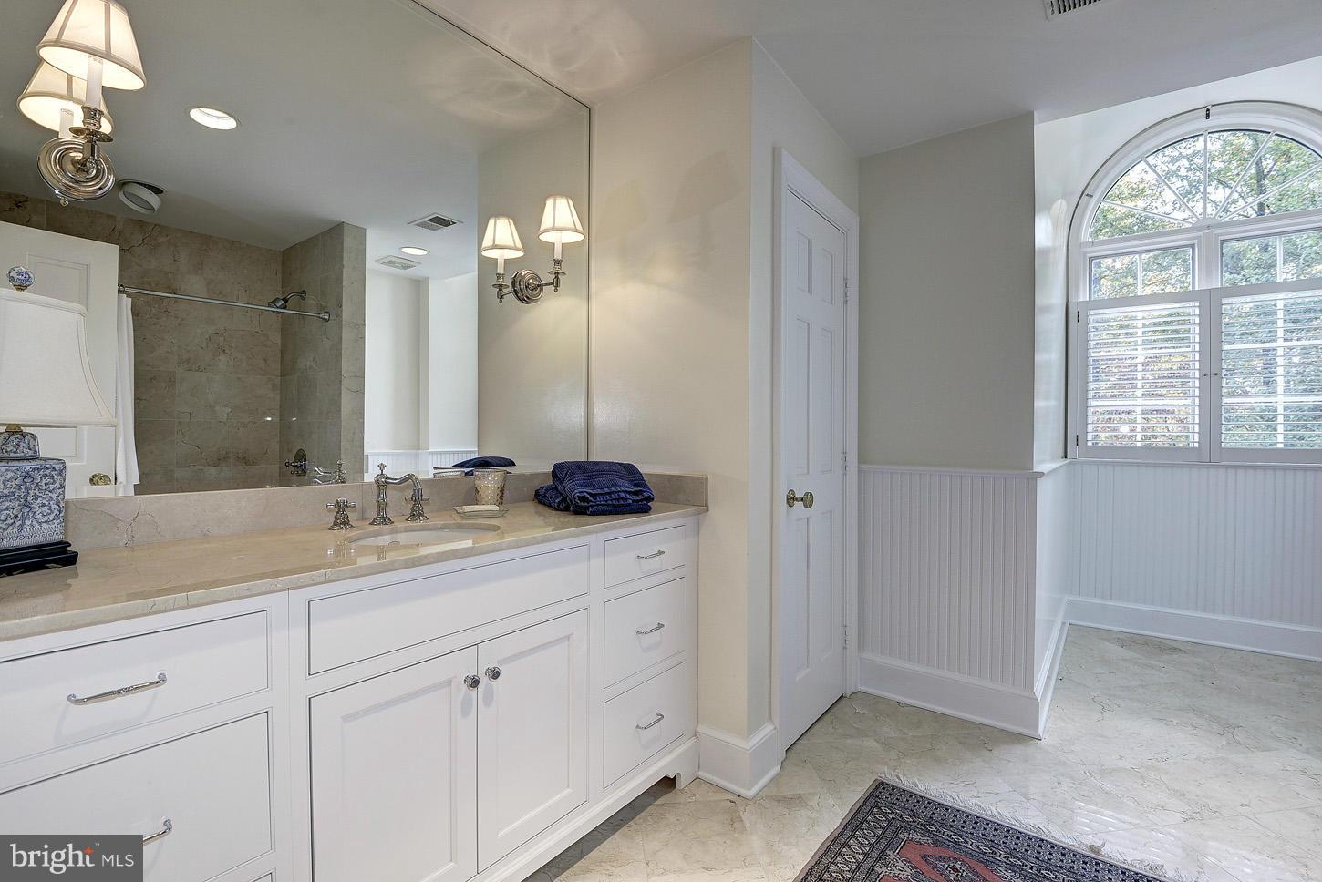 THE COURTS - Residential