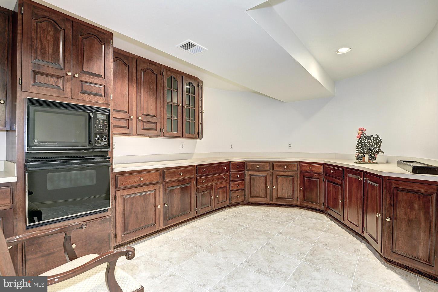 THE COURTS - Residential