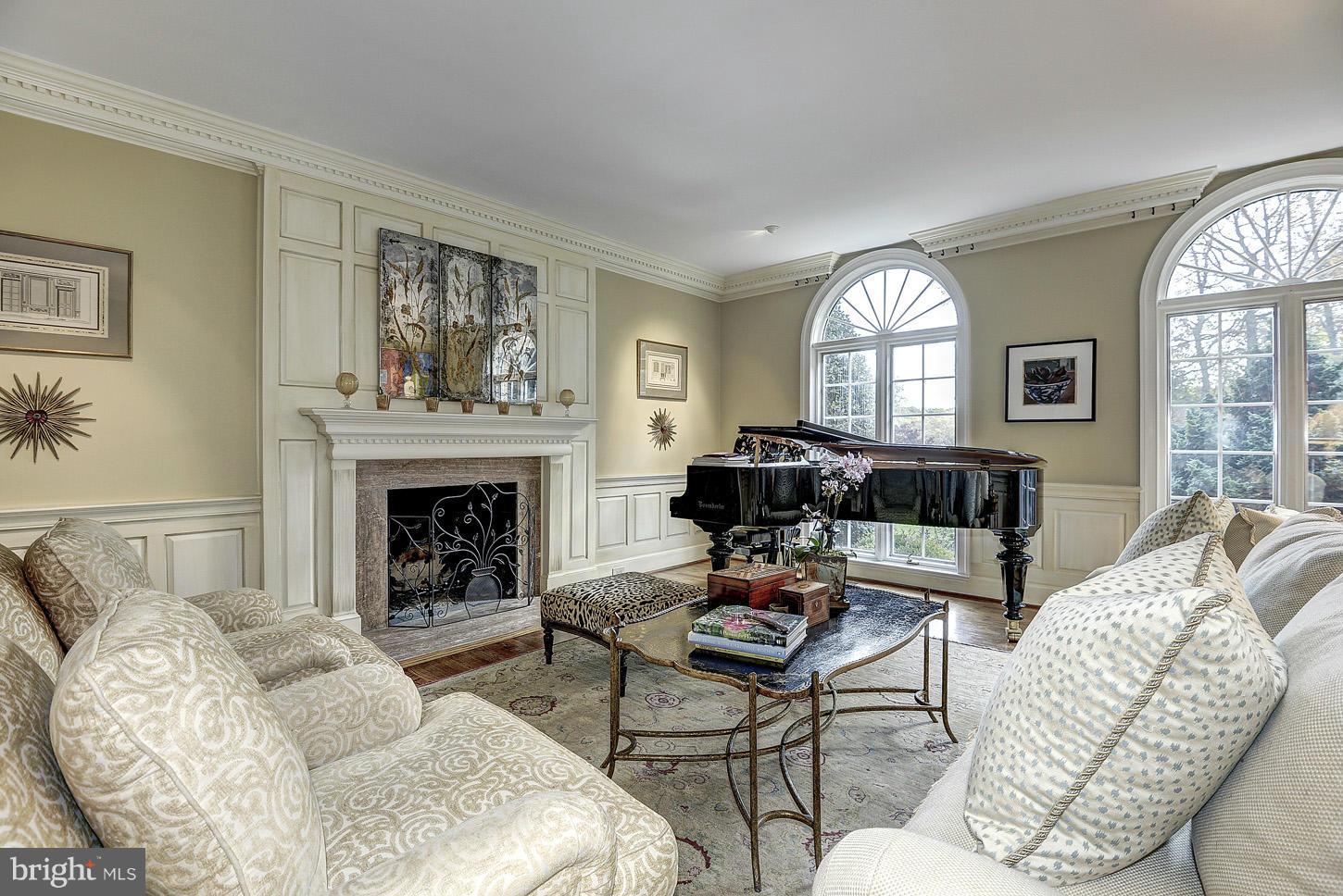 THE COURTS - Residential