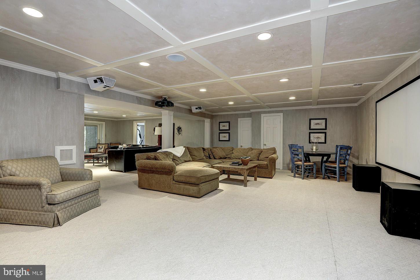 THE COURTS - Residential