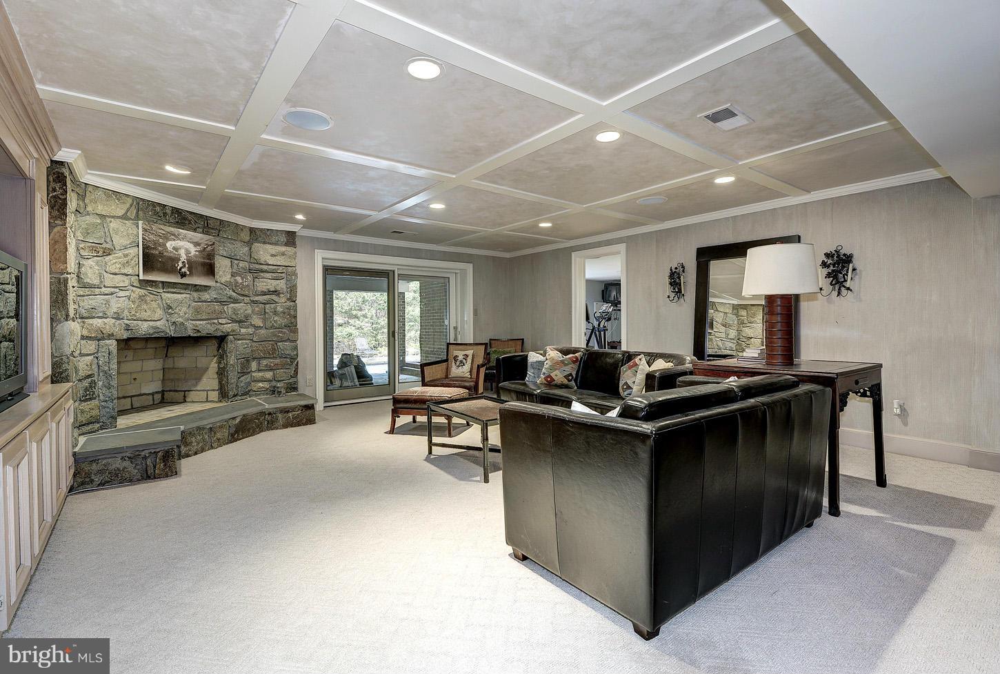 THE COURTS - Residential