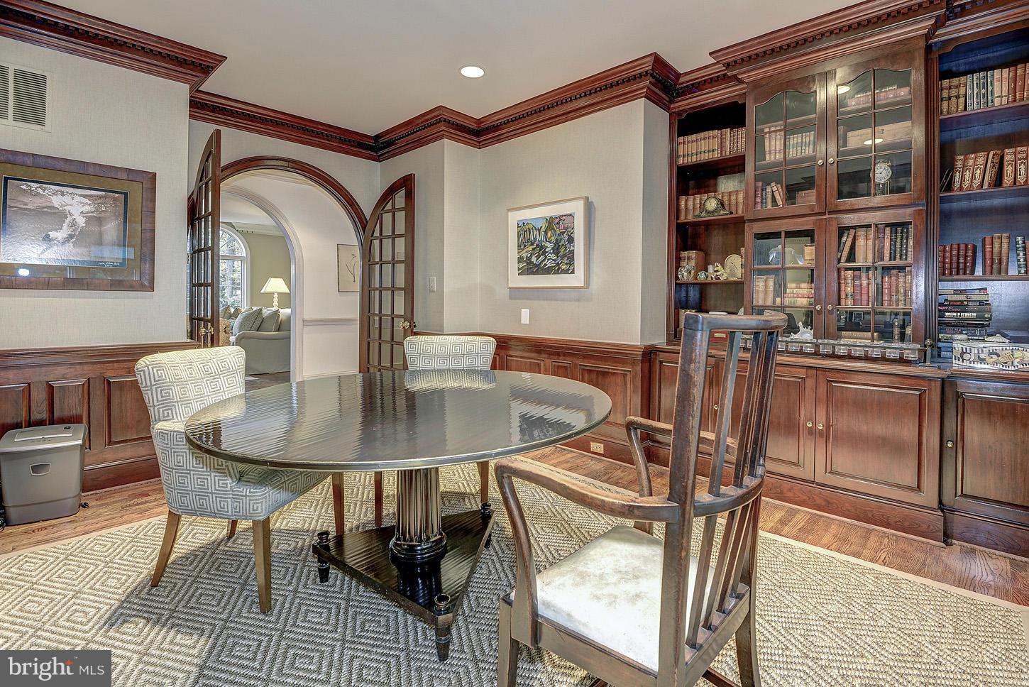 THE COURTS - Residential