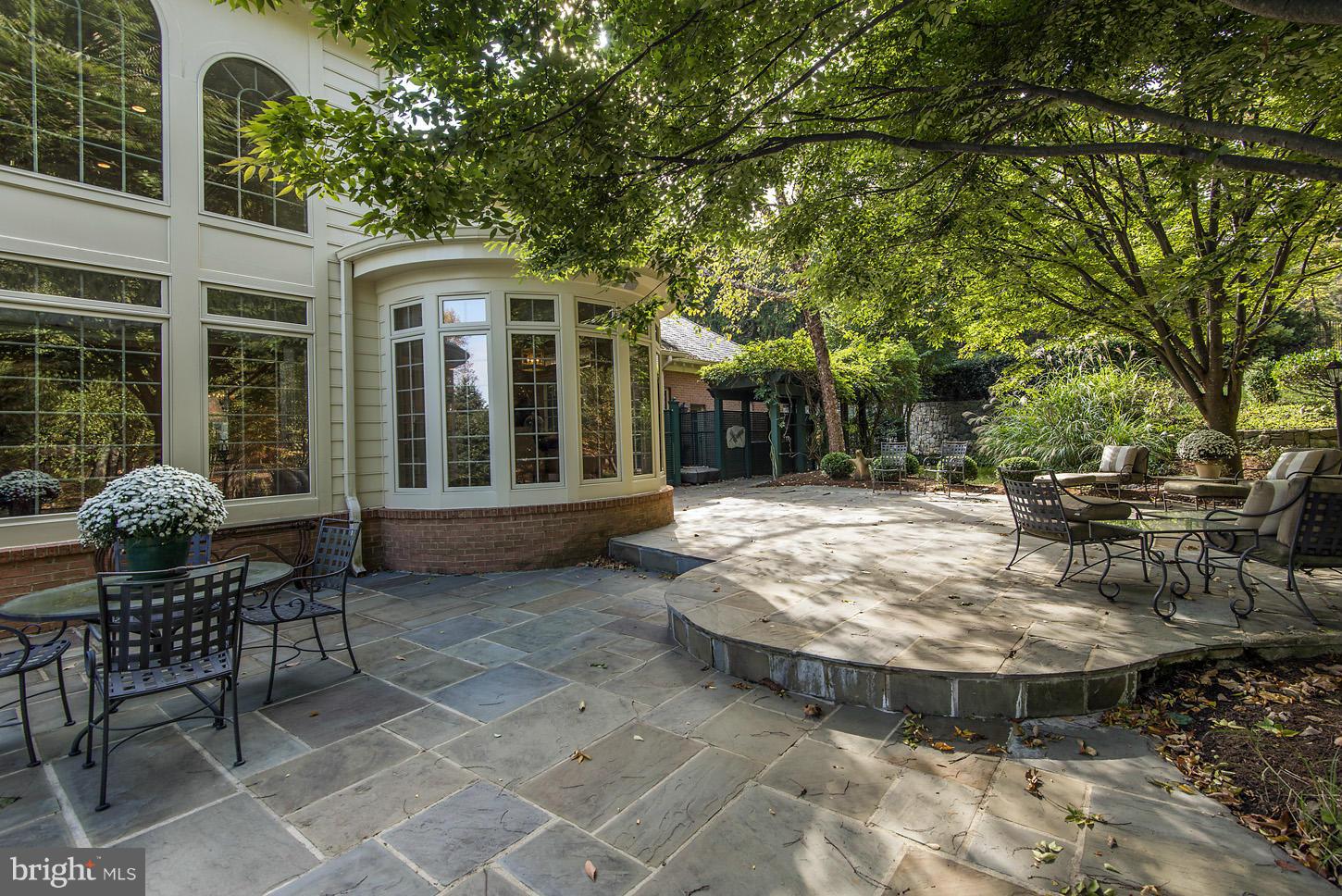 THE COURTS - Residential