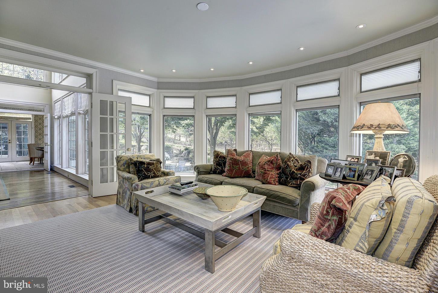 THE COURTS - Residential