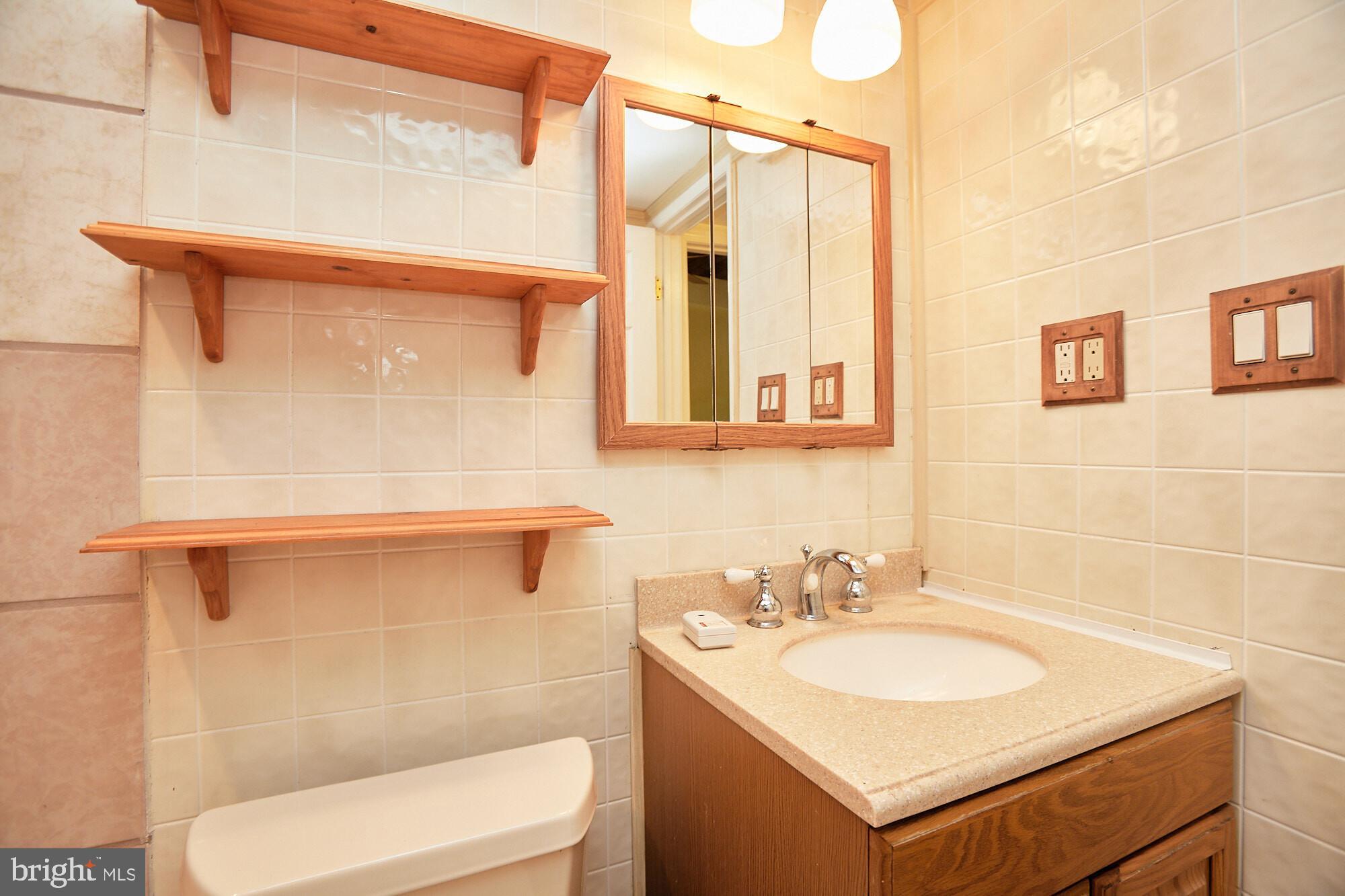 HERITAGE WOODS - Residential Lease