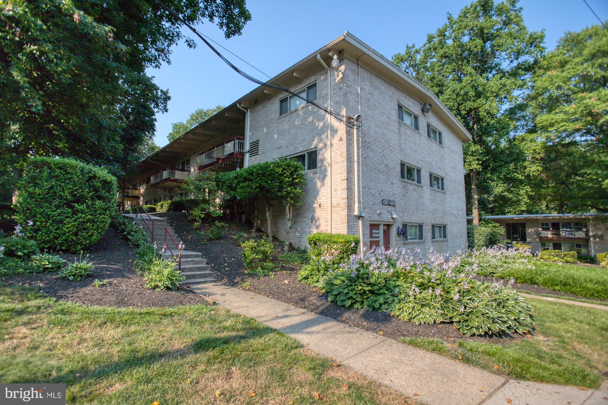 HERITAGE WOODS - Residential Lease