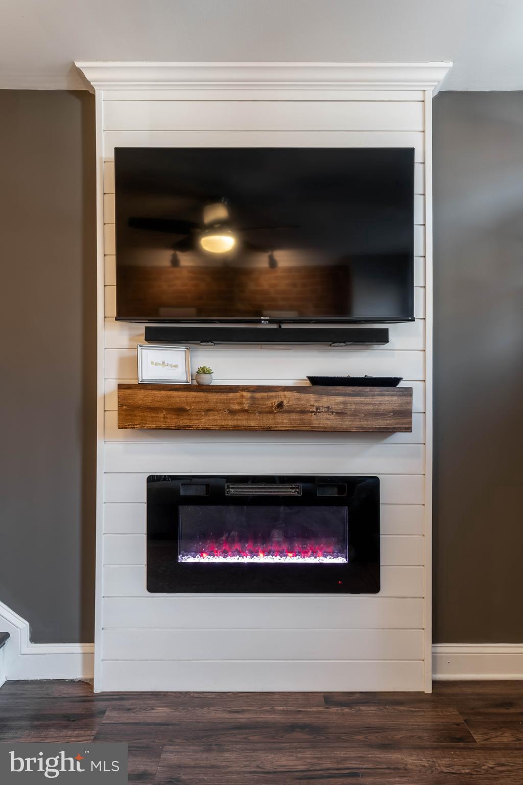 RIVERSIDE - Residential