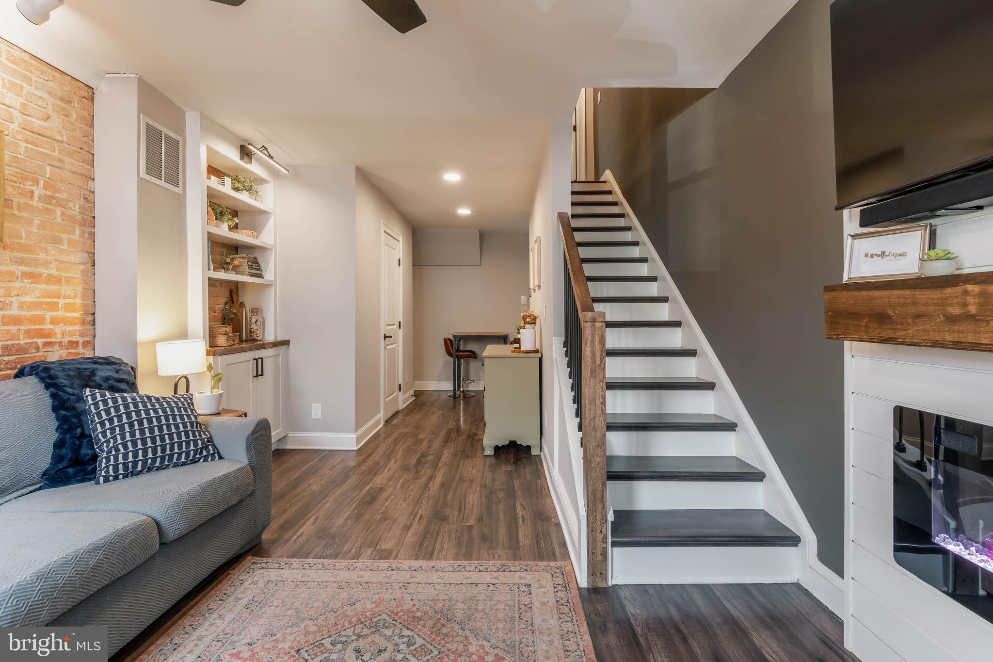 RIVERSIDE - Residential