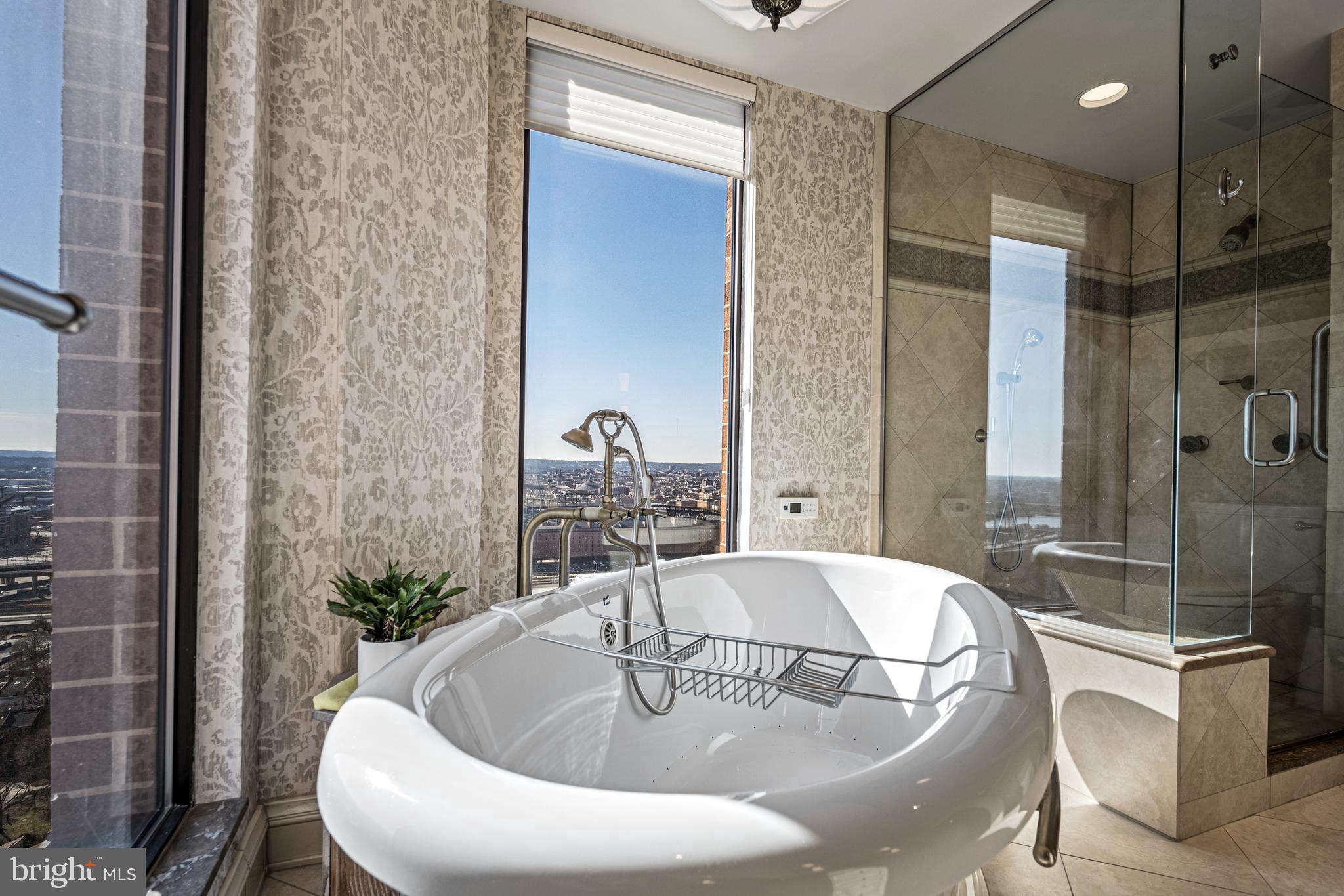 HARBOR COURT CONDOMINIUMS - Residential