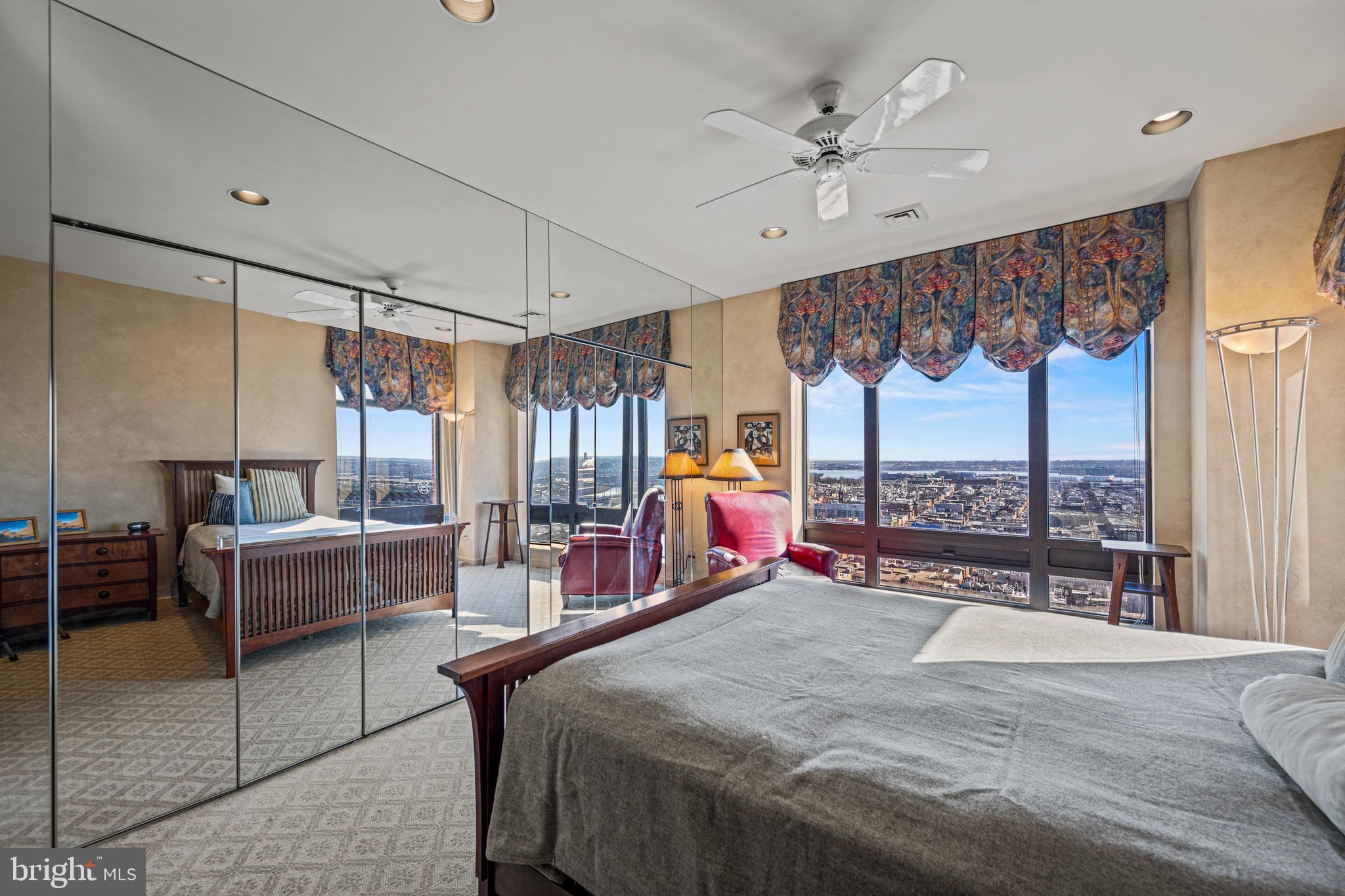 HARBOR COURT CONDOMINIUMS - Residential