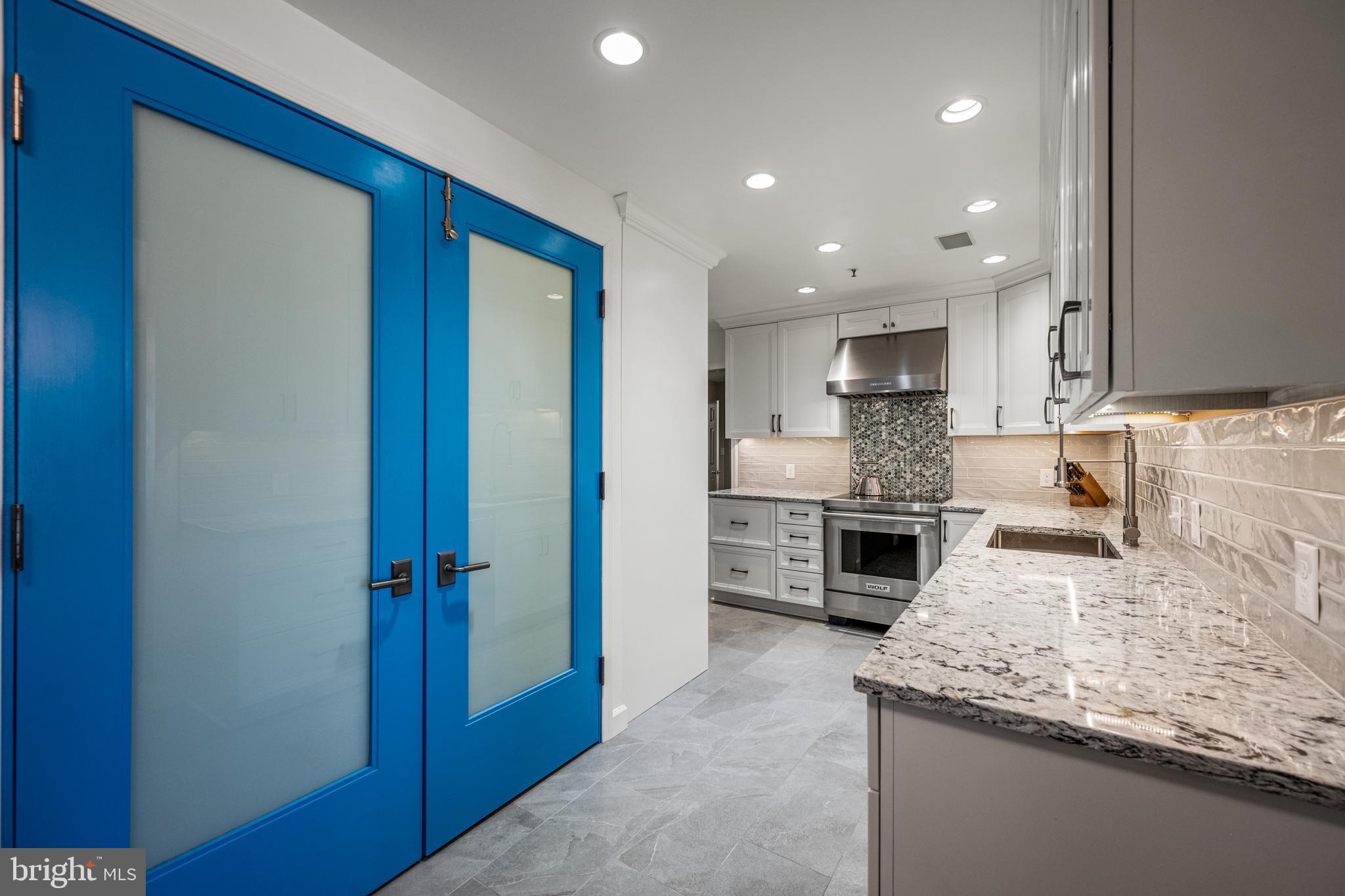 HARBOR COURT CONDOMINIUMS - Residential