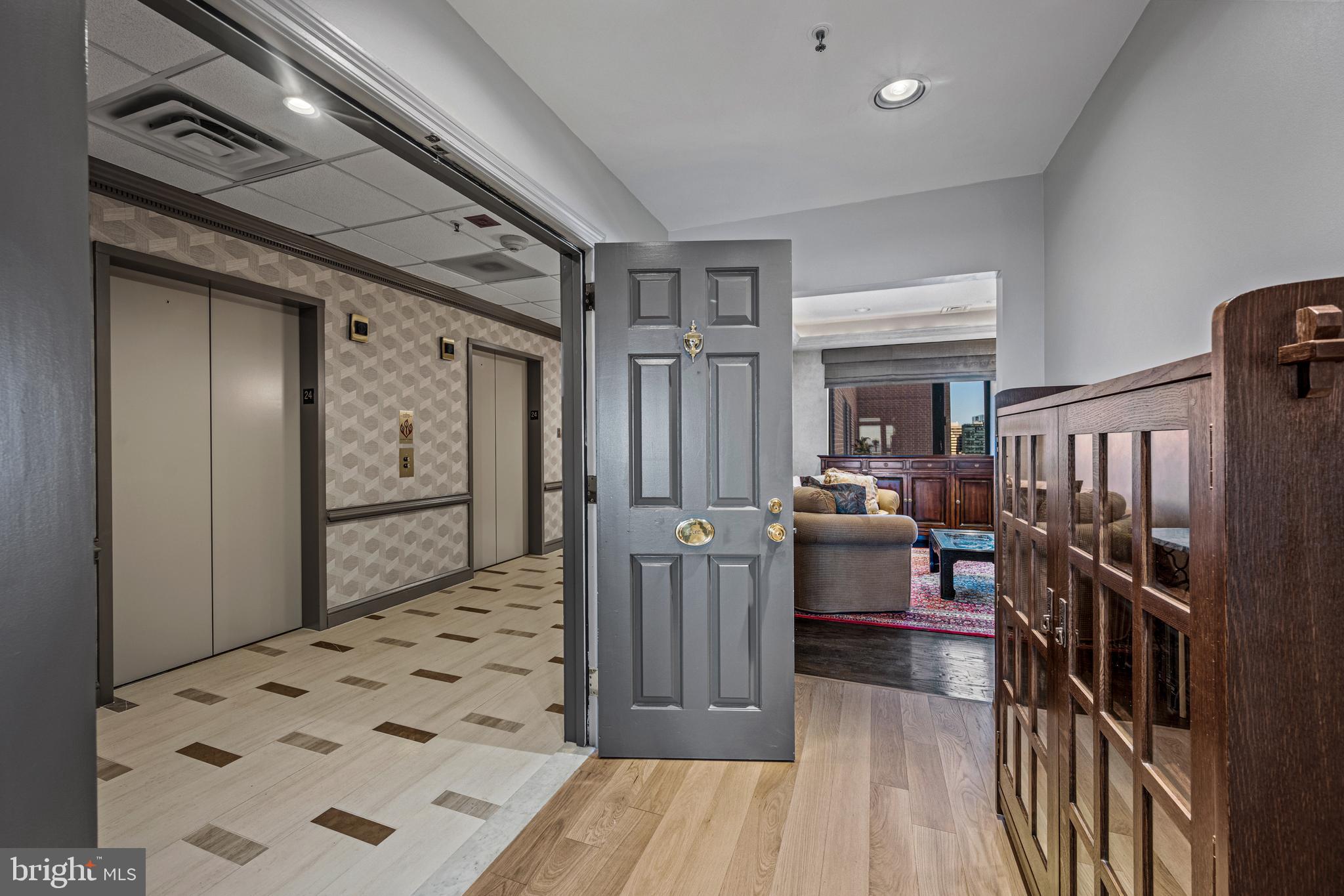 HARBOR COURT CONDOMINIUMS - Residential