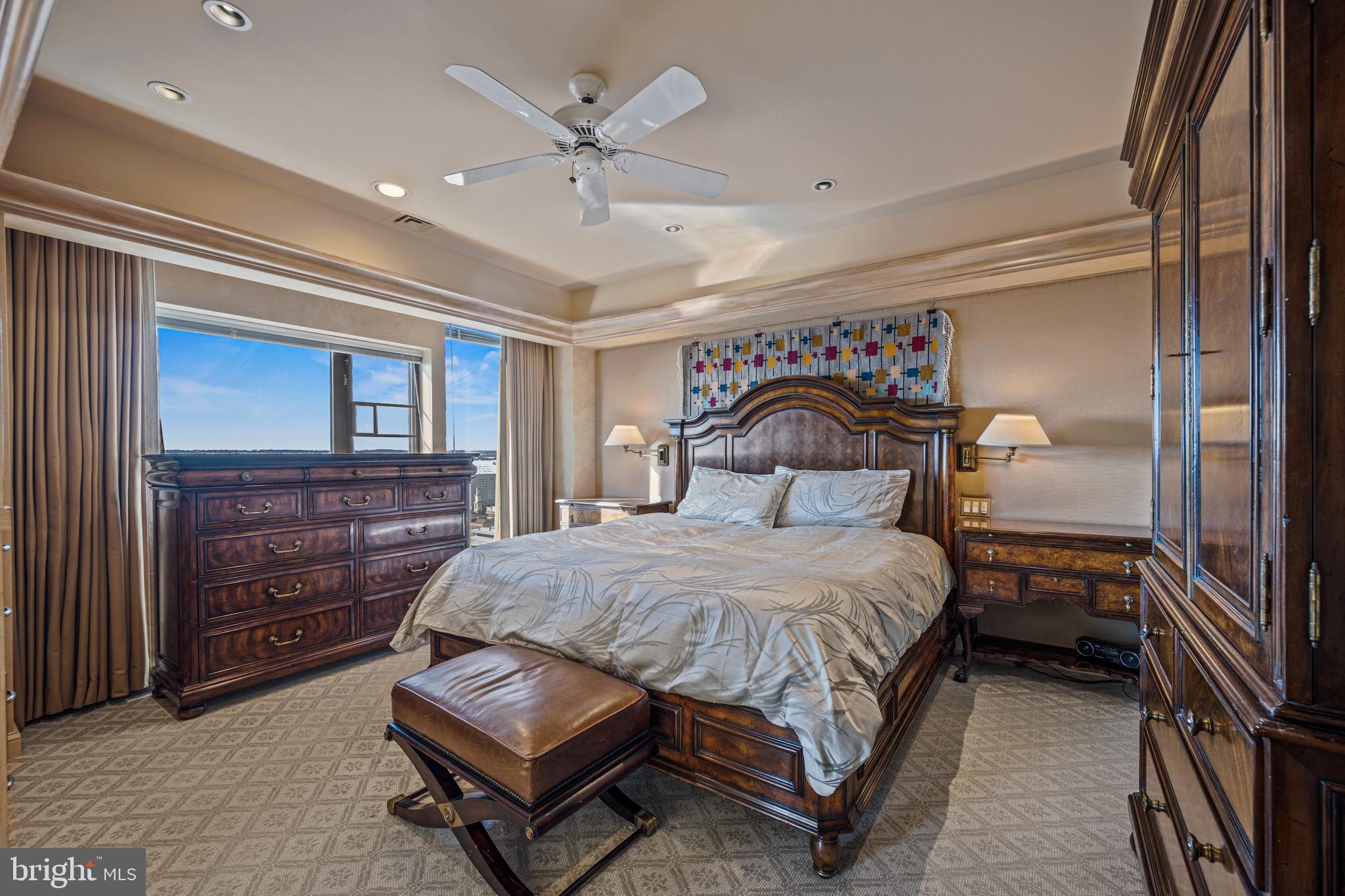 HARBOR COURT CONDOMINIUMS - Residential