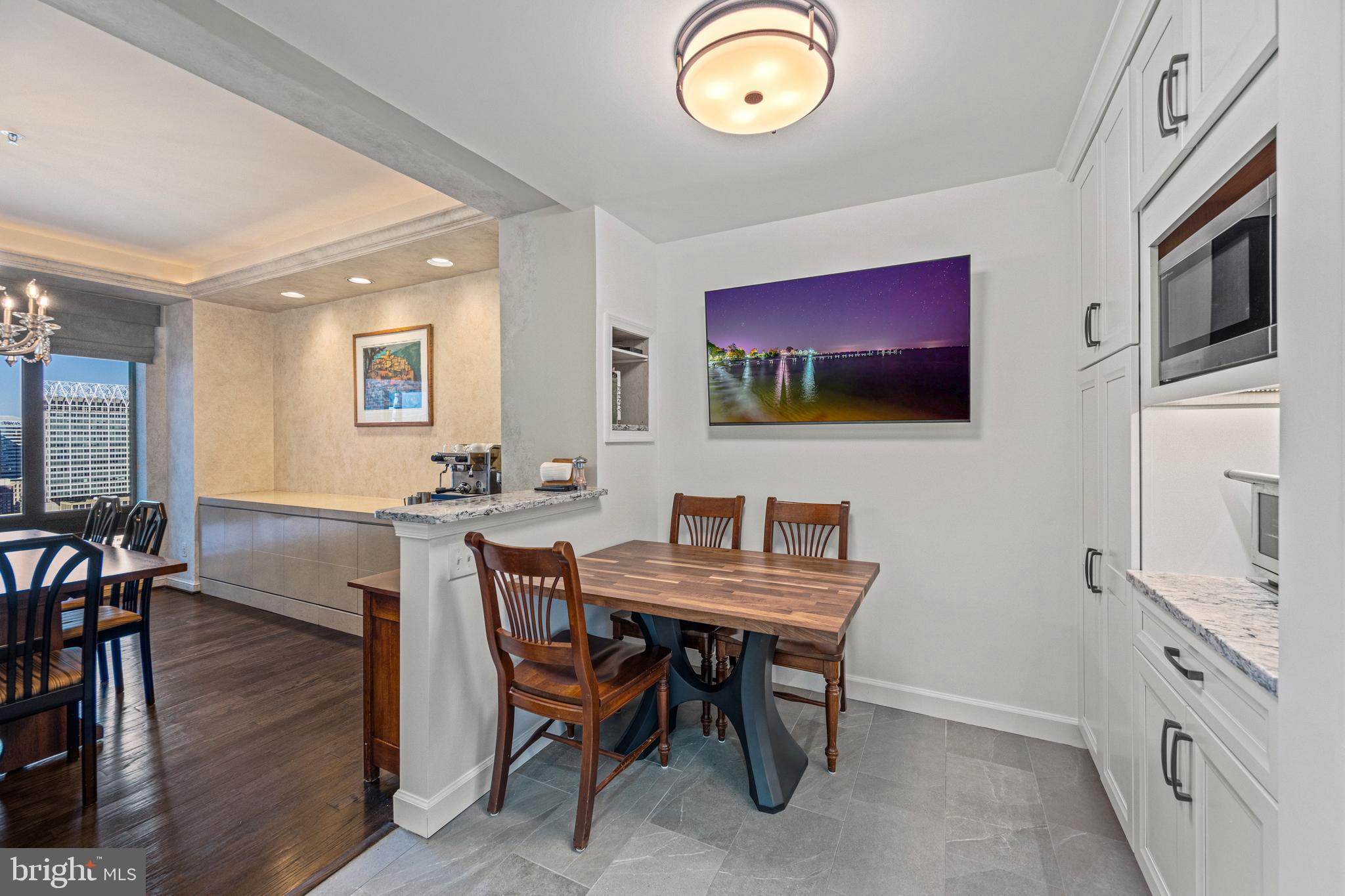 HARBOR COURT CONDOMINIUMS - Residential