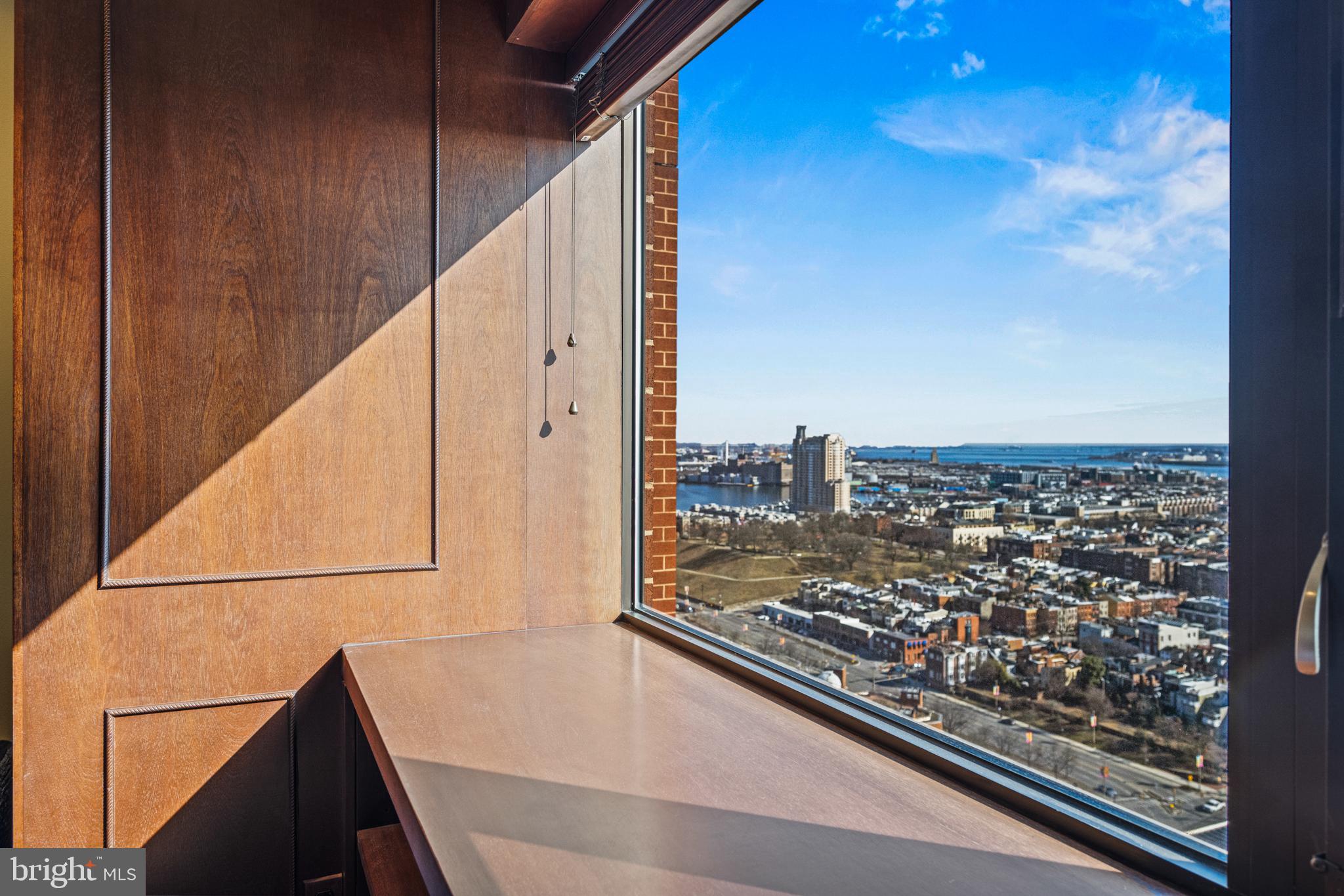 HARBOR COURT CONDOMINIUMS - Residential