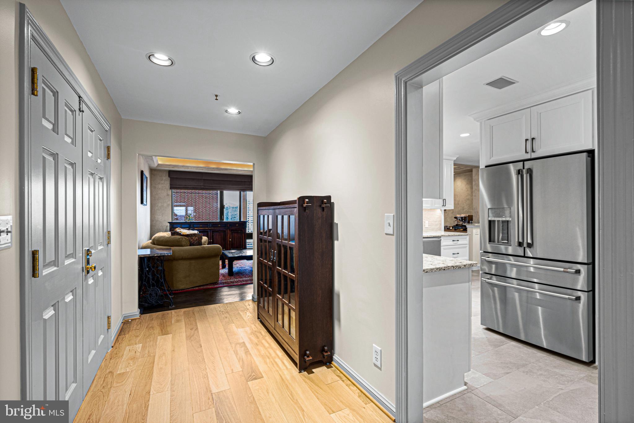 HARBOR COURT CONDOMINIUMS - Residential
