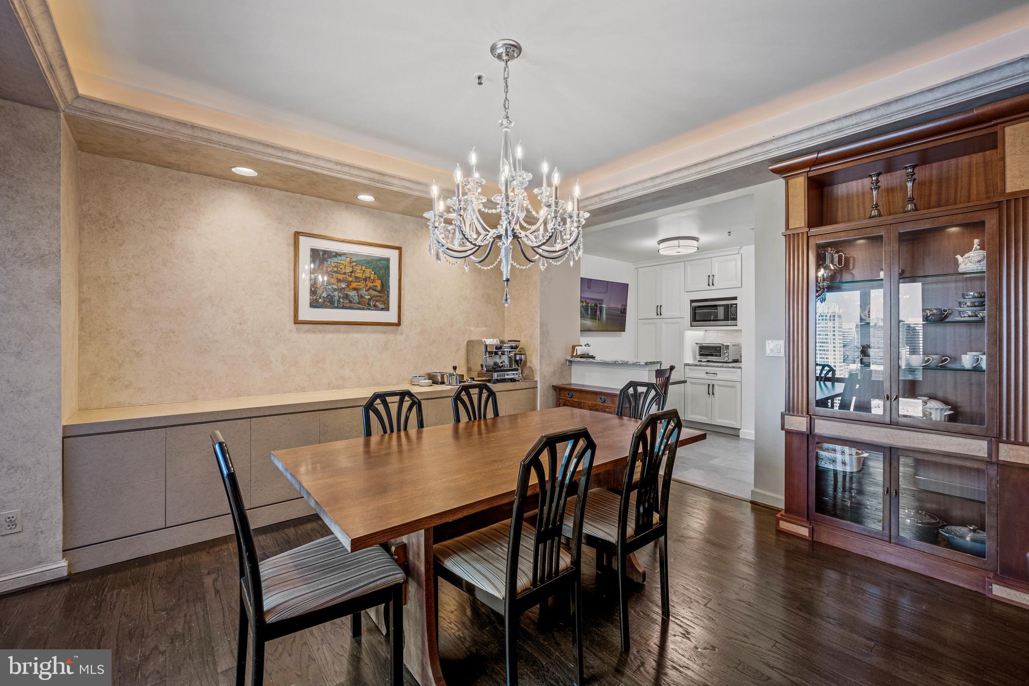 HARBOR COURT CONDOMINIUMS - Residential