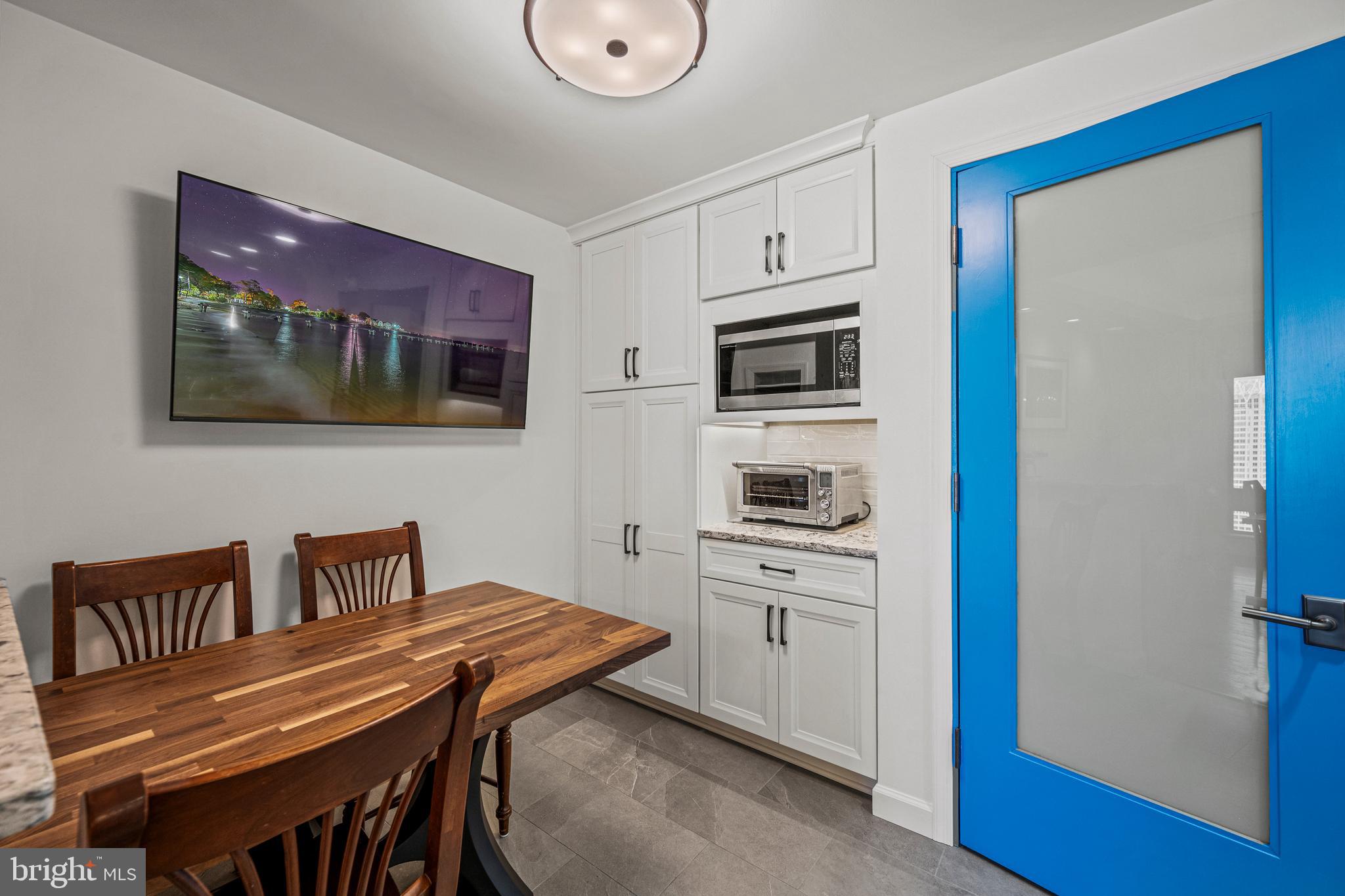 HARBOR COURT CONDOMINIUMS - Residential