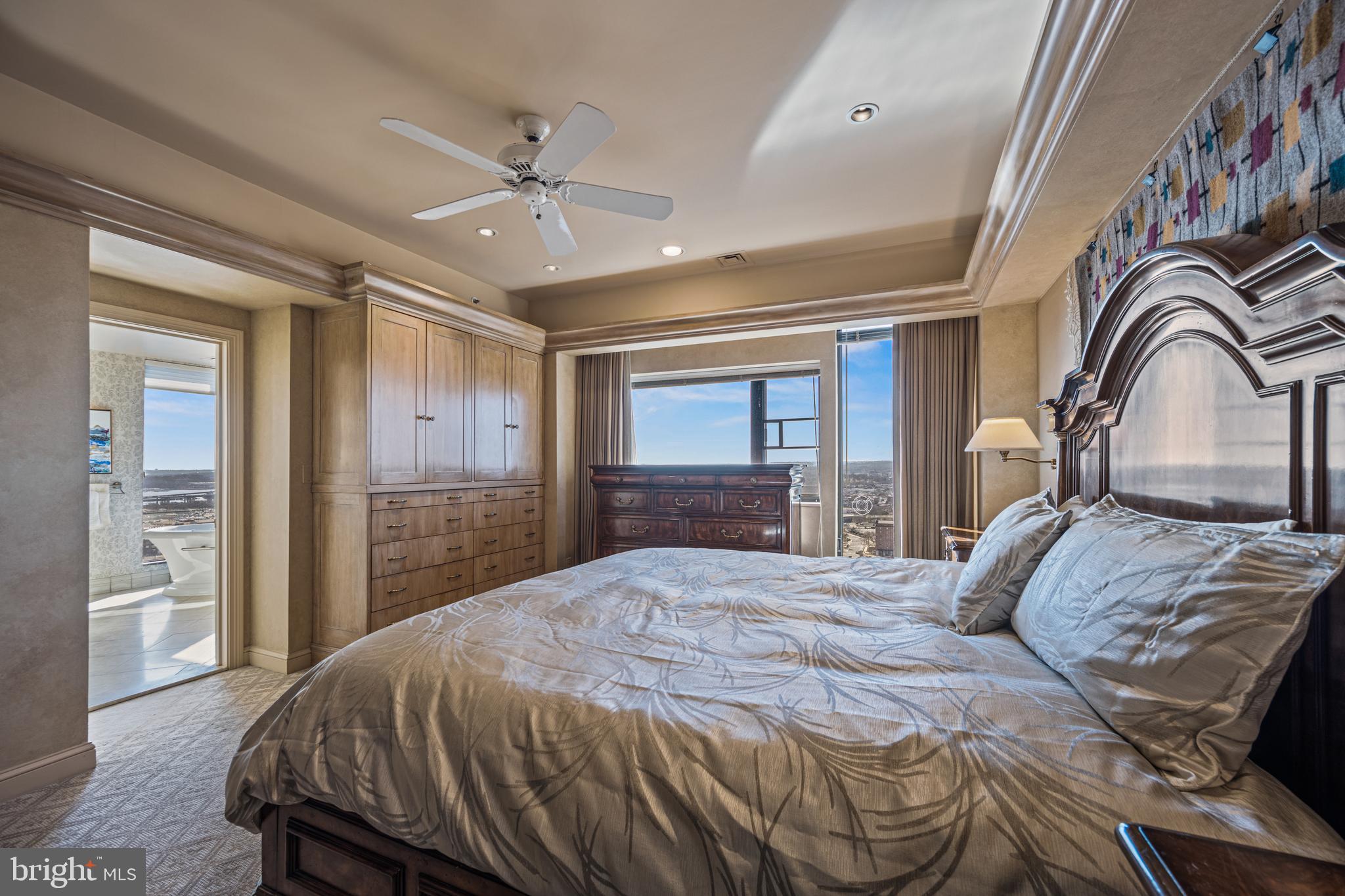 HARBOR COURT CONDOMINIUMS - Residential