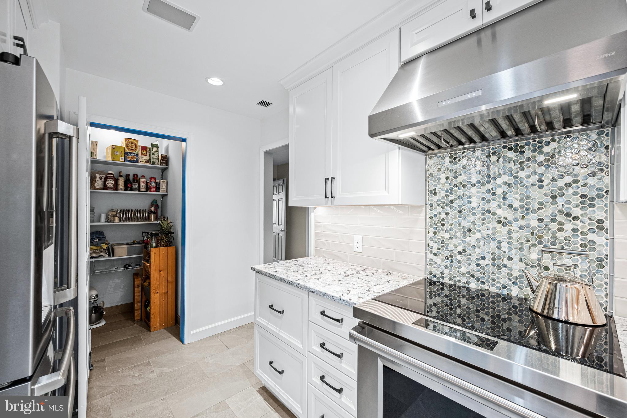 HARBOR COURT CONDOMINIUMS - Residential