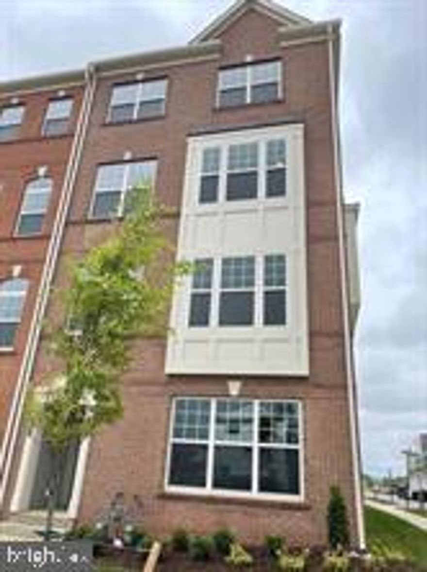 LUXURY THRUOUT WITH PERSONAL ELEVATOR, ALMOST NEW 3BR/2.5 BATH SOUGHT AFTER WESTVIEW SOUTH, STAINLESS STEEL APPLIANCES, GRANITE COUNTERTOPS, UPGRADED LUXURIOUS BATHROOMS, LVP FLOORING ON THE MAIN LEVEL, DECK OFF THE FAMILY ROOM, FRONT LOADING WASHER/DRYER ON LIVING LEVEL, CLOSE TO 270 AND I70 AND 15. MINUTES AWAY FROM WESTVIEW PARK PROMONADE.