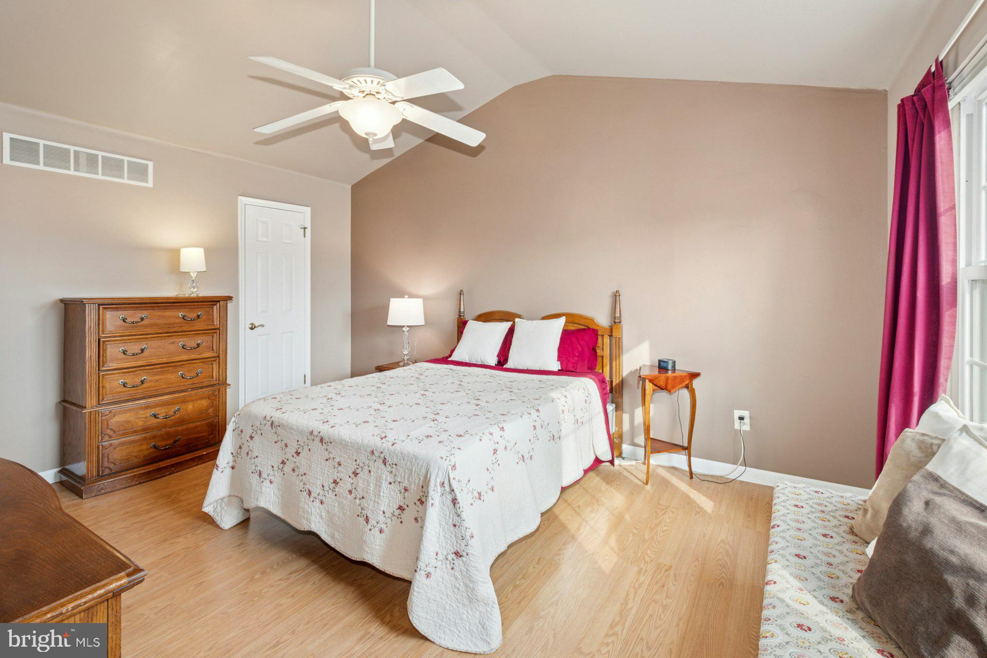 CABIN RUN ESTS - Residential