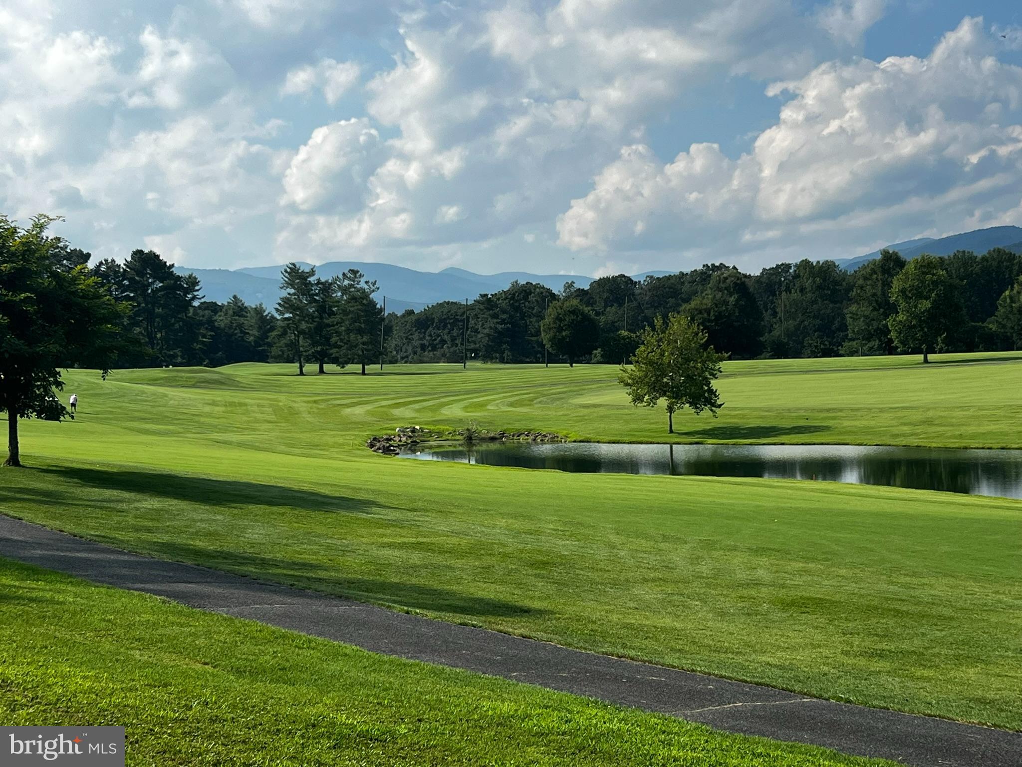 COUNTRY CLUB ESTATES - Residential