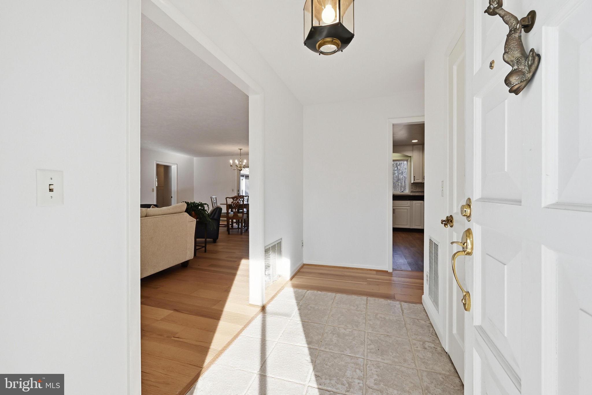 COUNTRY CLUB ESTATES - Residential