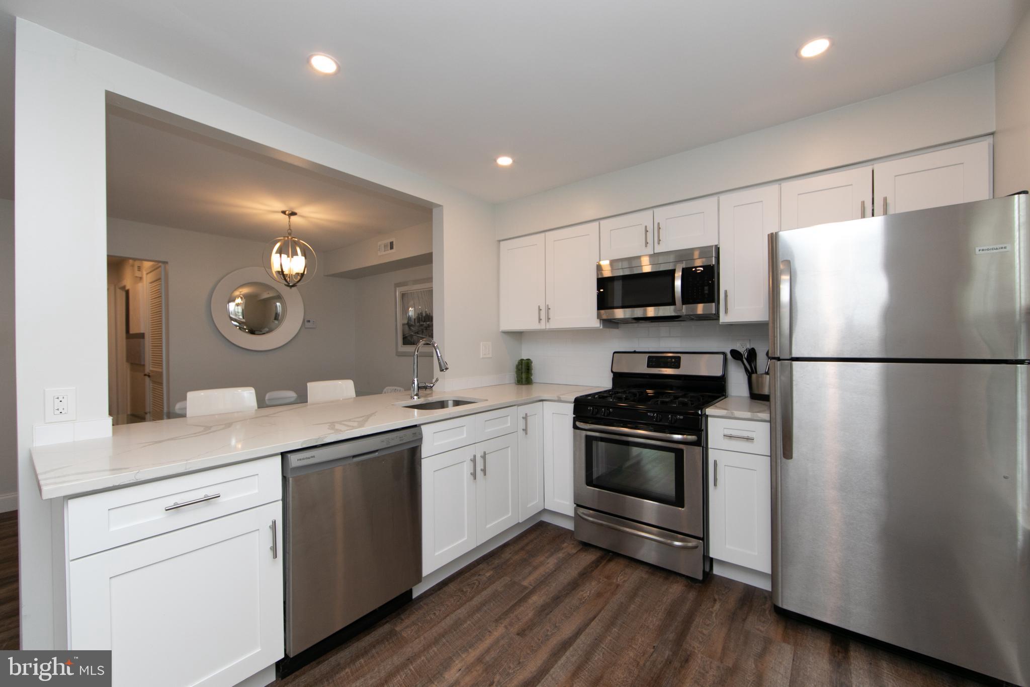 SOCIETY PL - Residential