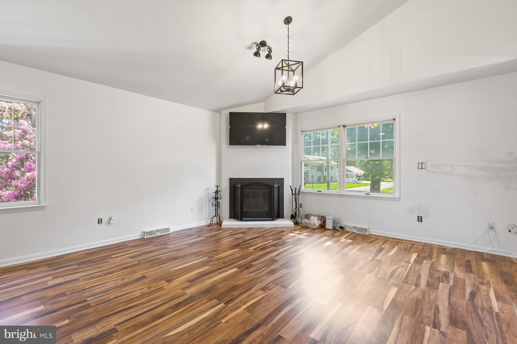 ABERDEEN HILLS - Residential