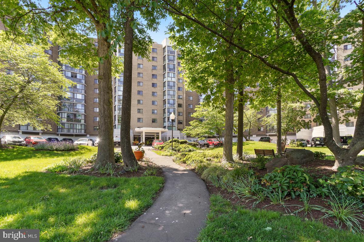 LEISURE WORLD - Residential