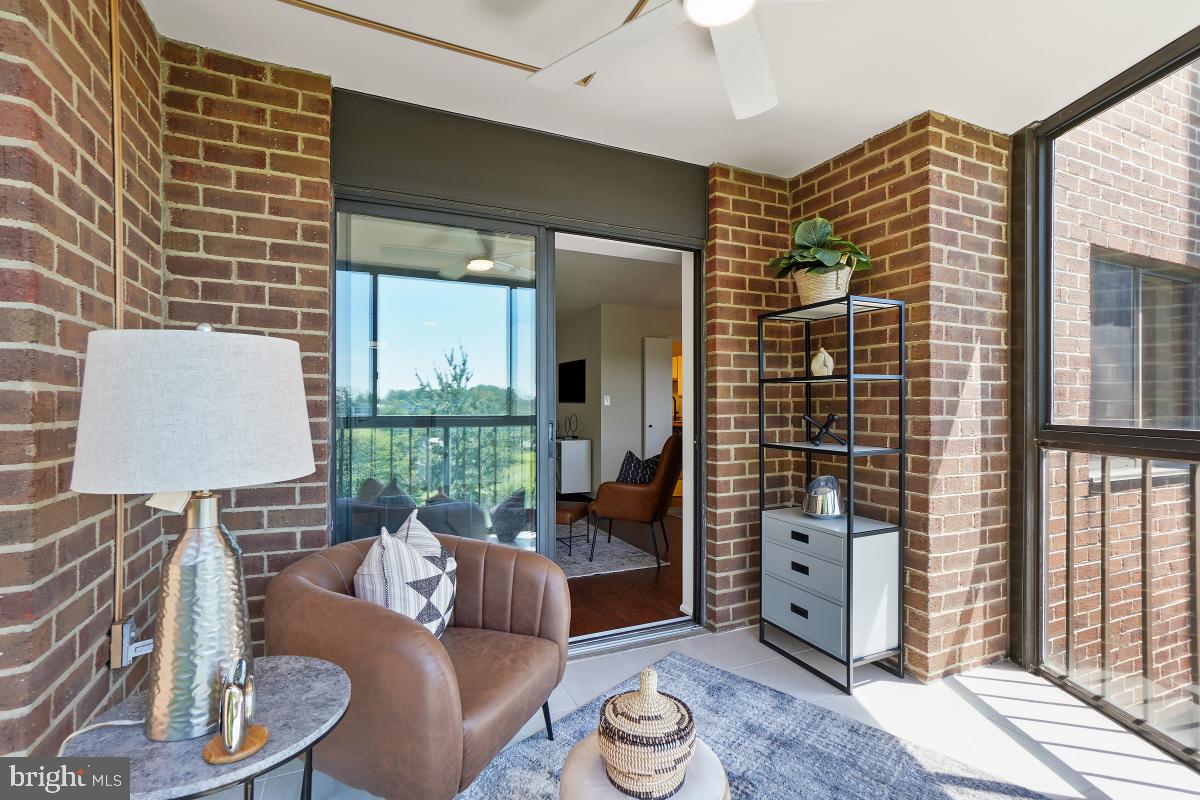 LEISURE WORLD - Residential