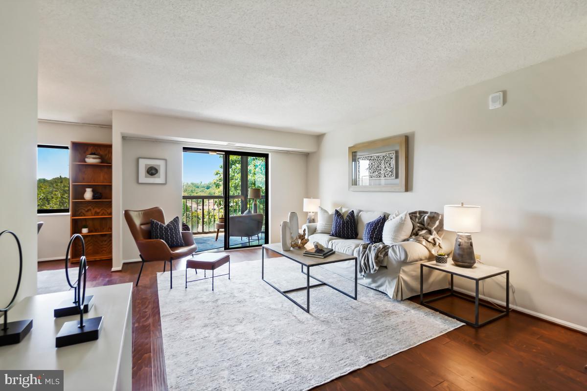 LEISURE WORLD - Residential