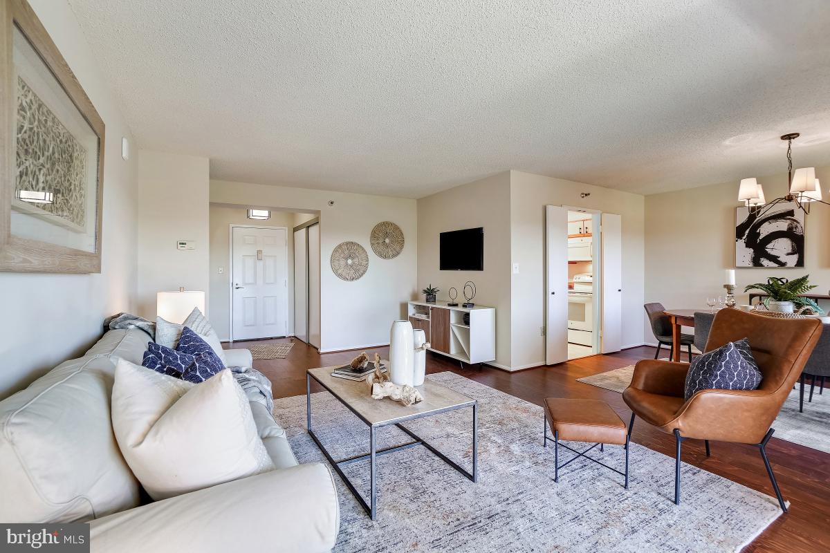 LEISURE WORLD - Residential