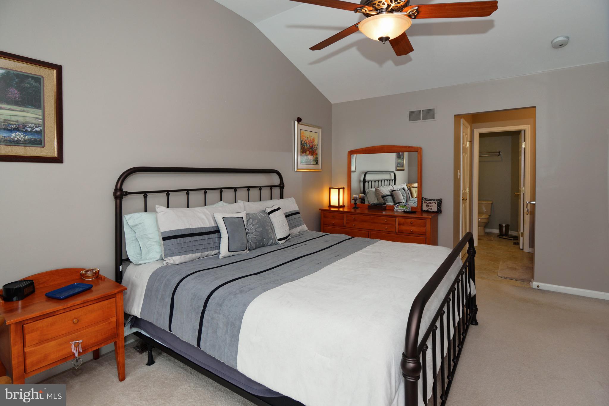 LINFIELD KNOLL - Residential