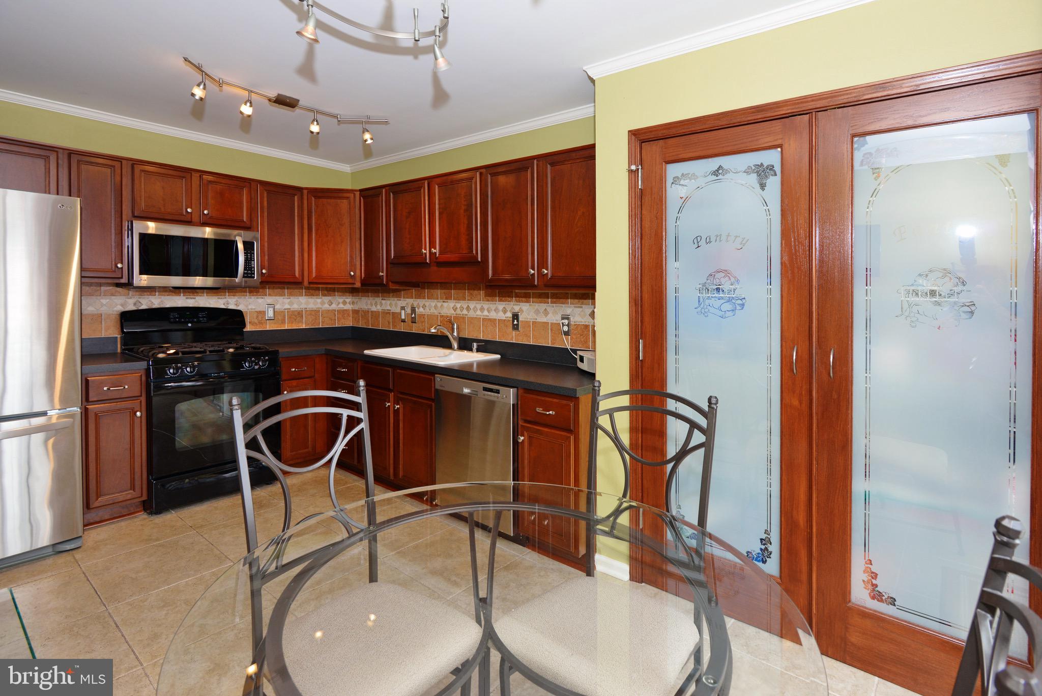 LINFIELD KNOLL - Residential