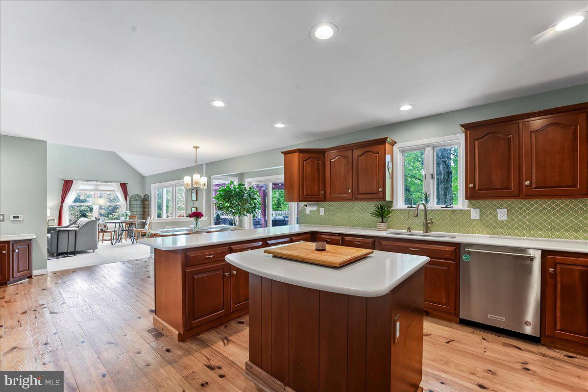 11 WHITE OAK DRIVE